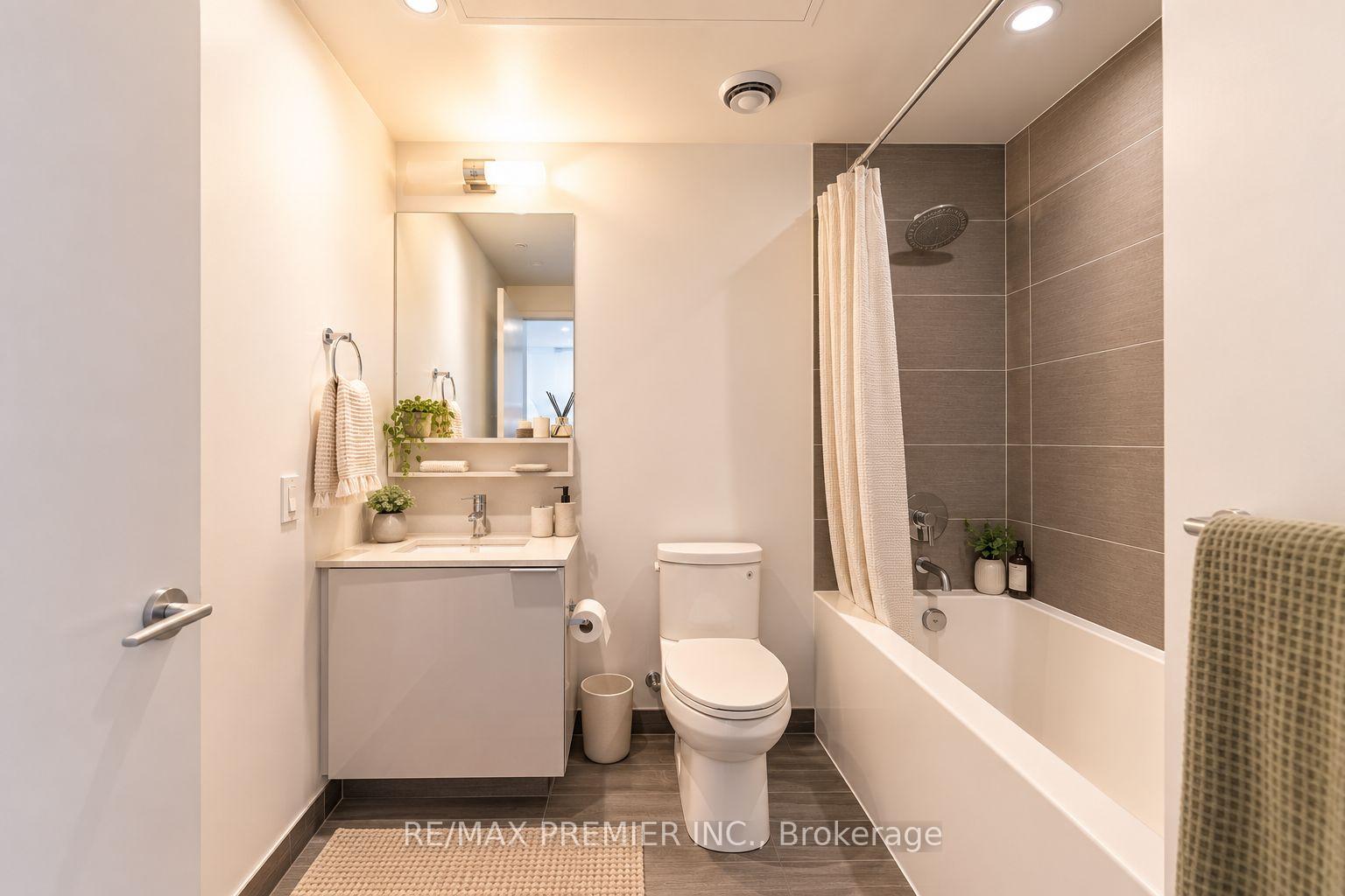 Photo 11 of Unit 5901, 950 Portage Parkway, Vaughan, Vaughan Corporate Centre — HOMEH