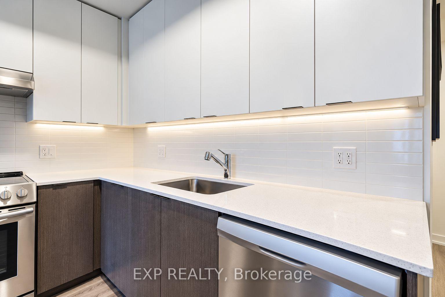 Photo 6 of Unit 101, 120 Canon jackson Drive, North York, Brookhaven-Amesbury — HOMEH