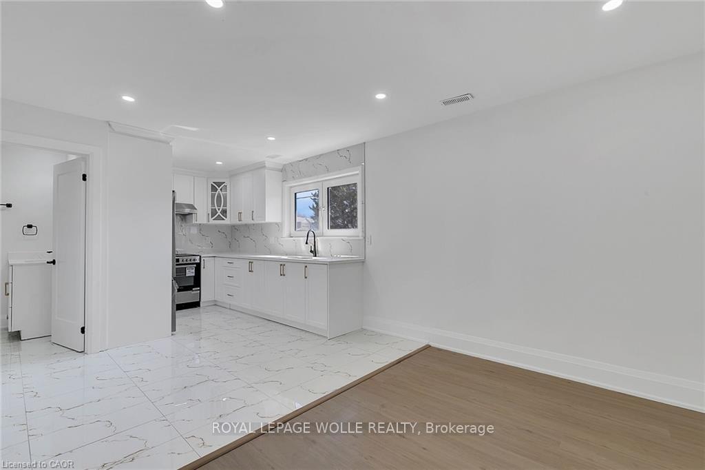 Photo 5 of Unit 2, 581 Lancaster Street W, Kitchener, Lexington/Lincoln Village — HOMEH