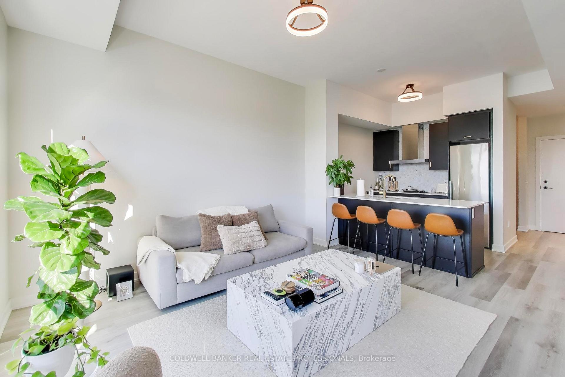 Photo 2 of Unit 602, 600 North Service Road, Hamilton, Lakeshore — HOMEH