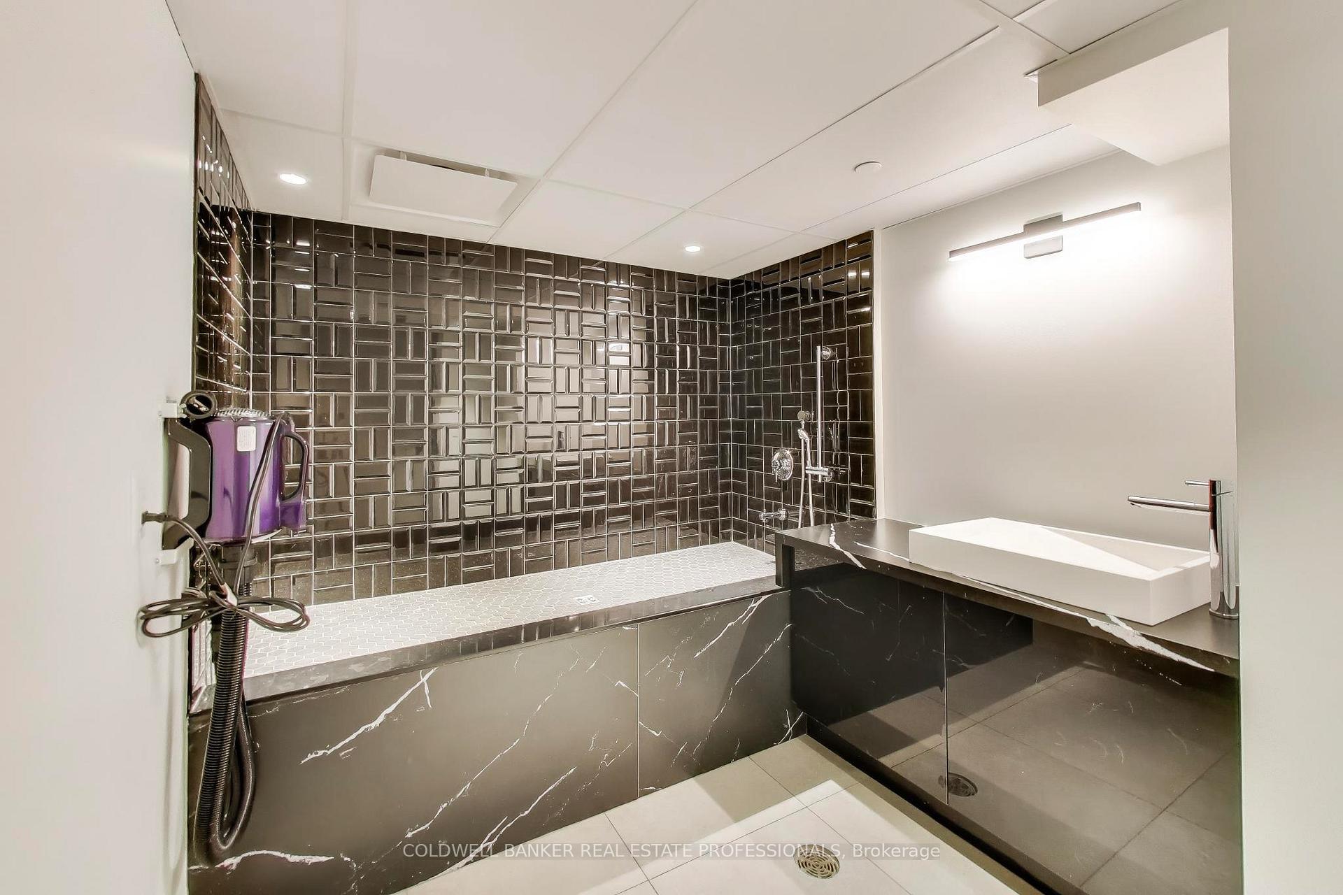 Photo 15 of Unit 602, 600 North Service Road, Hamilton, Lakeshore — HOMEH