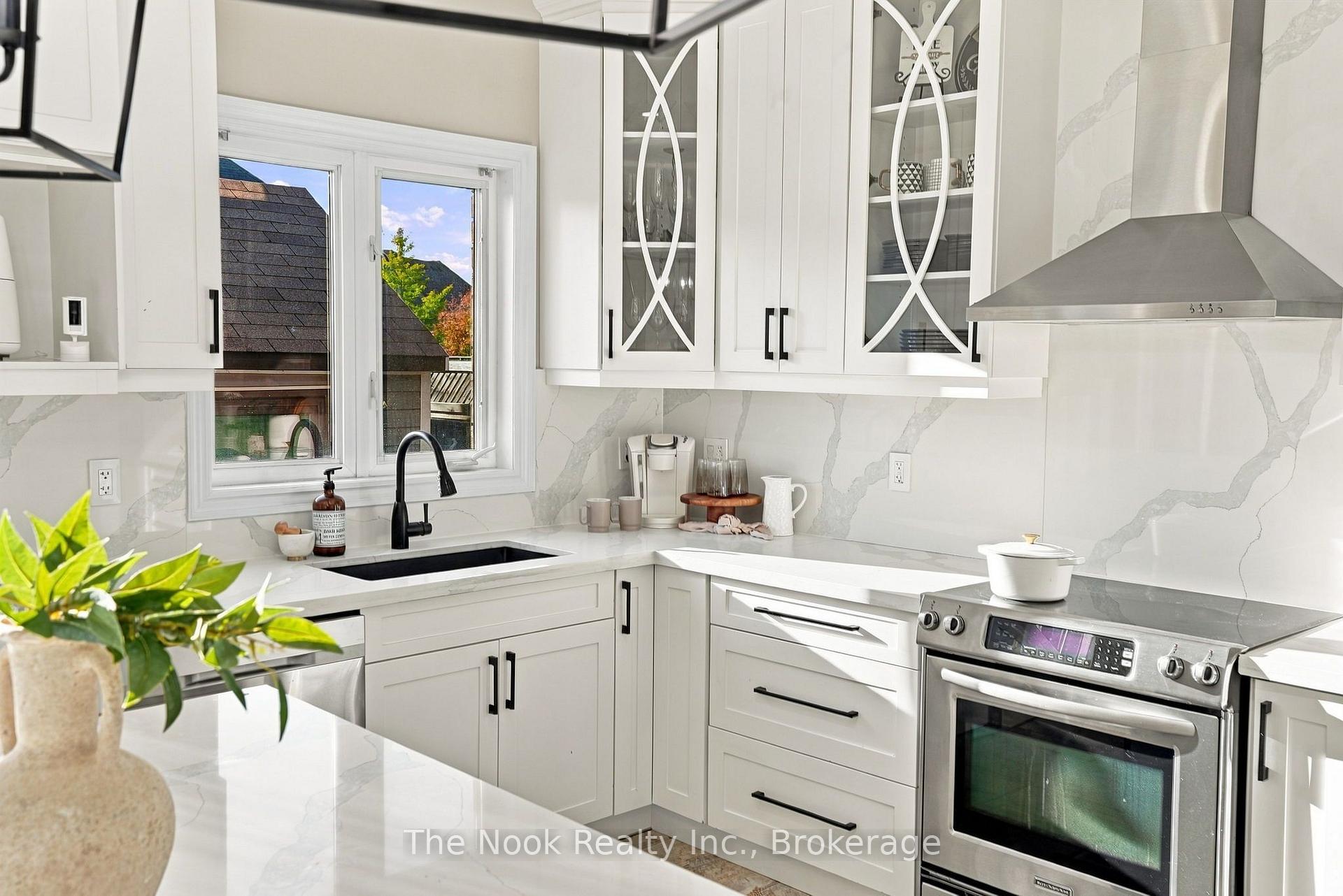 Photo 9 of 39 Serene Court, Whitby, Rolling Acres — HOMEH