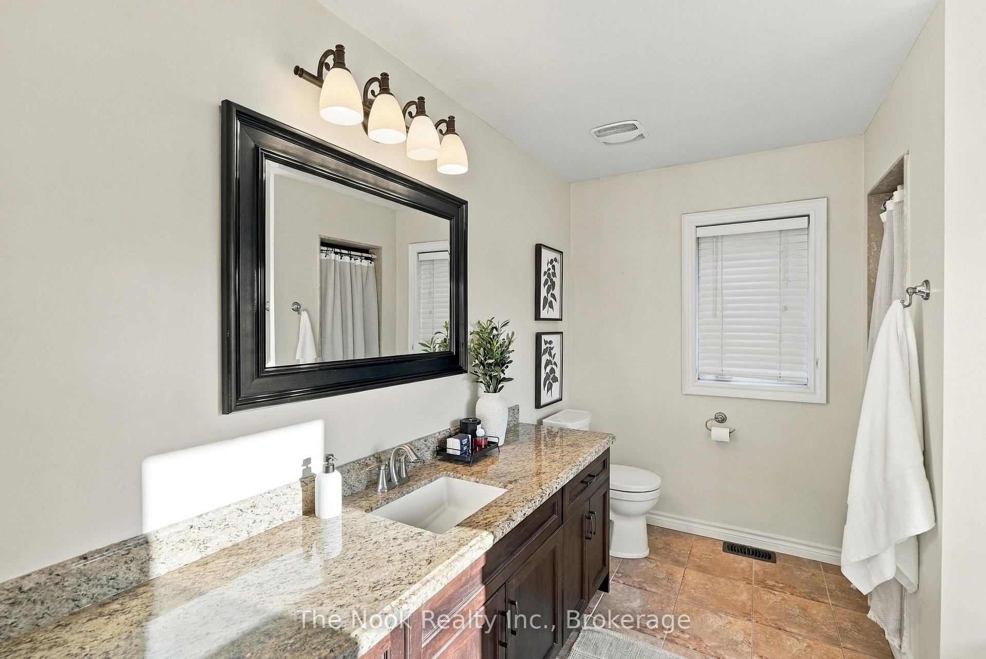 Photo 20 of 39 Serene Court, Whitby, Rolling Acres — HOMEH