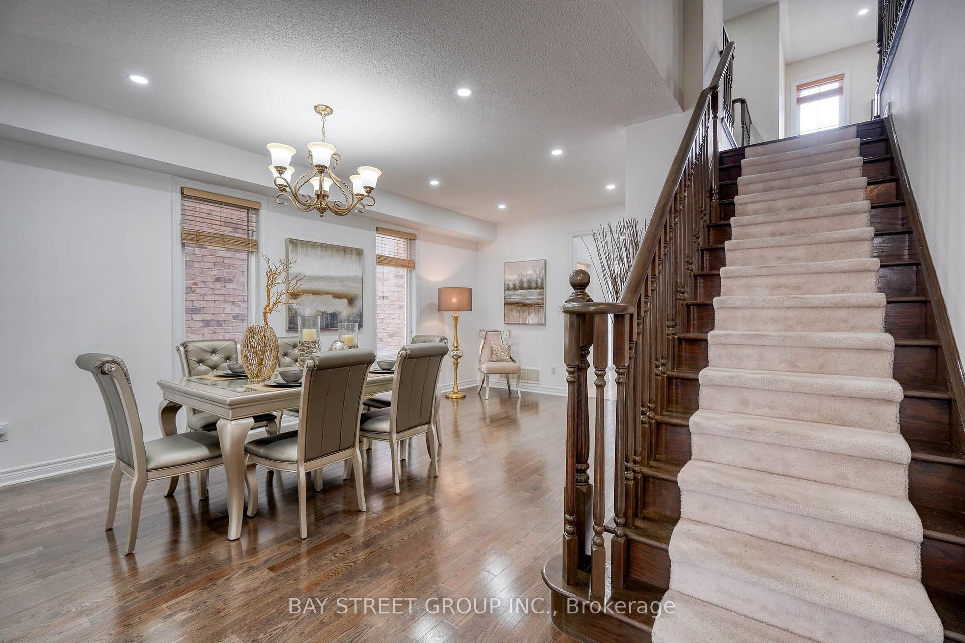 Photo 6 of 82 Prince Of Wales Drive, Markham, Victoria Square — HOMEH