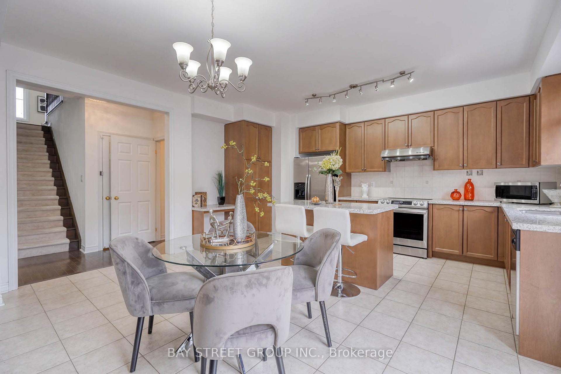 Photo 12 of 82 Prince Of Wales Drive, Markham, Victoria Square — HOMEH