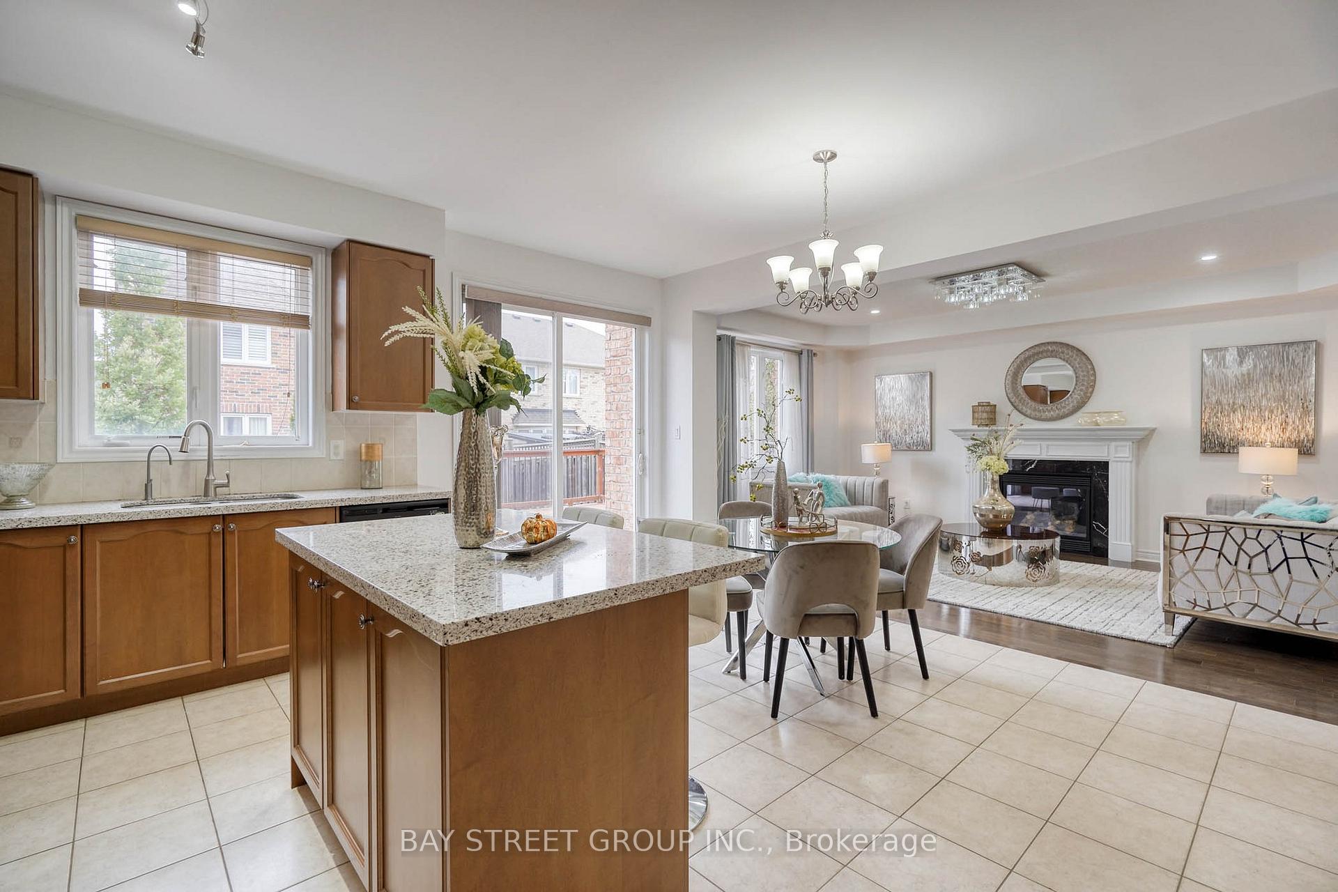 Photo 14 of 82 Prince Of Wales Drive, Markham, Victoria Square — HOMEH