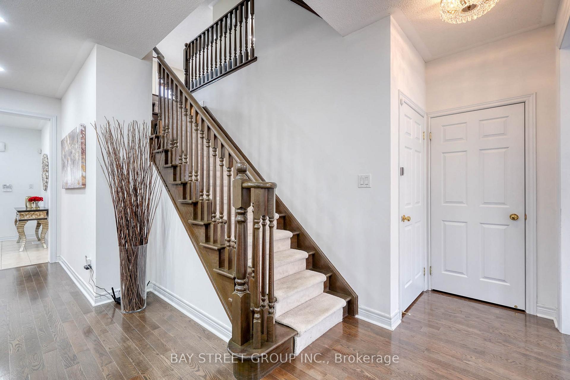 Photo 15 of 82 Prince Of Wales Drive, Markham, Victoria Square — HOMEH