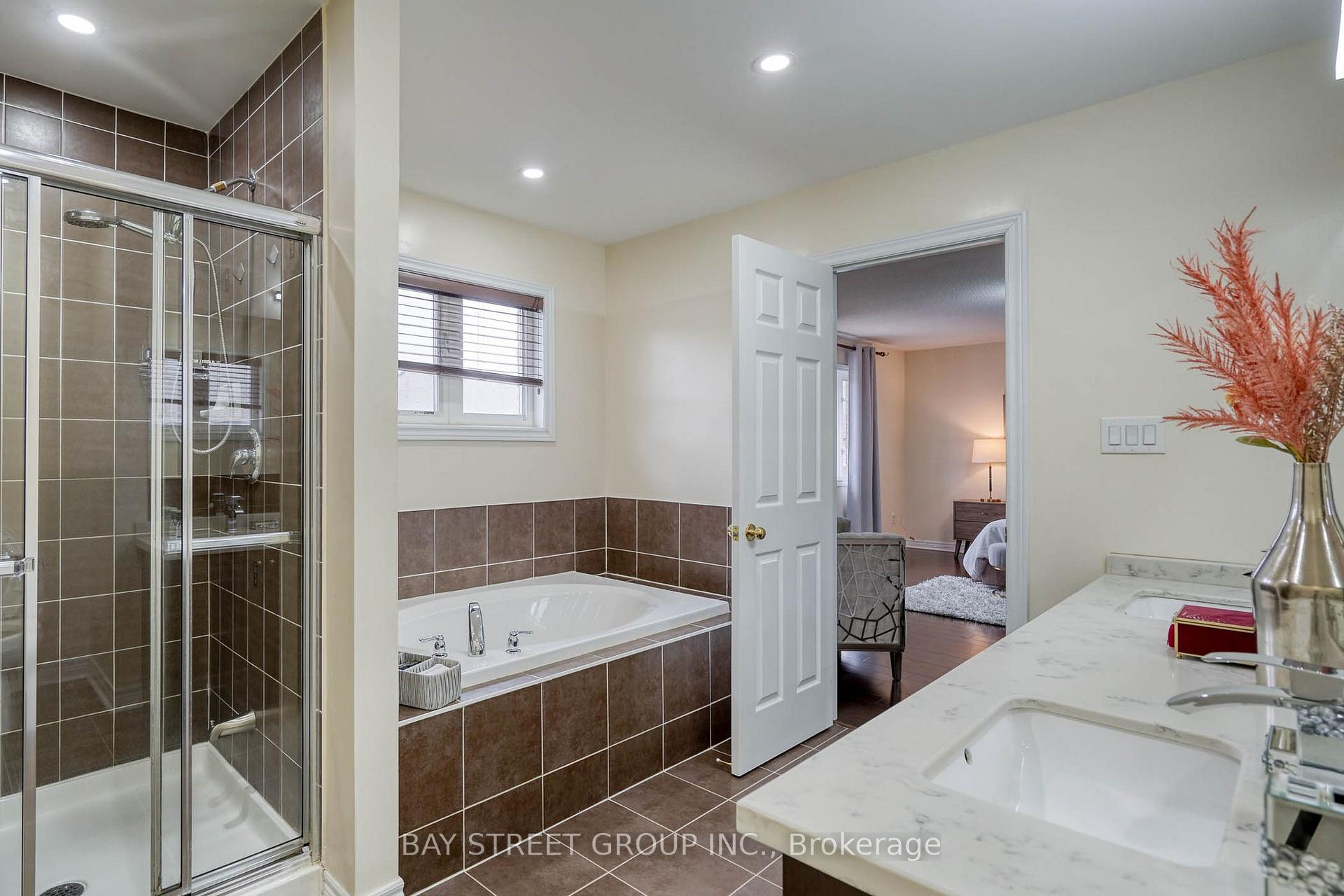 Photo 19 of 82 Prince Of Wales Drive, Markham, Victoria Square — HOMEH