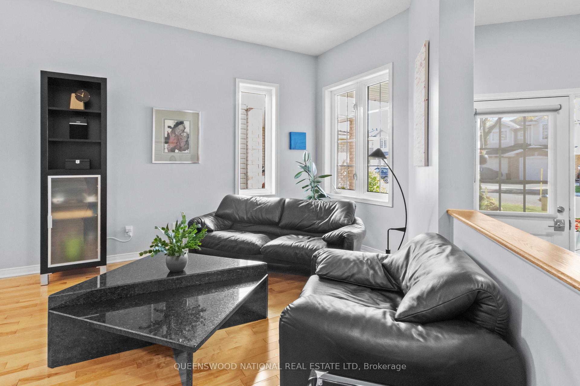 Photo 7 of 100 Fairlop Way, Ottawa, Barrhaven - Longfields — HOMEH