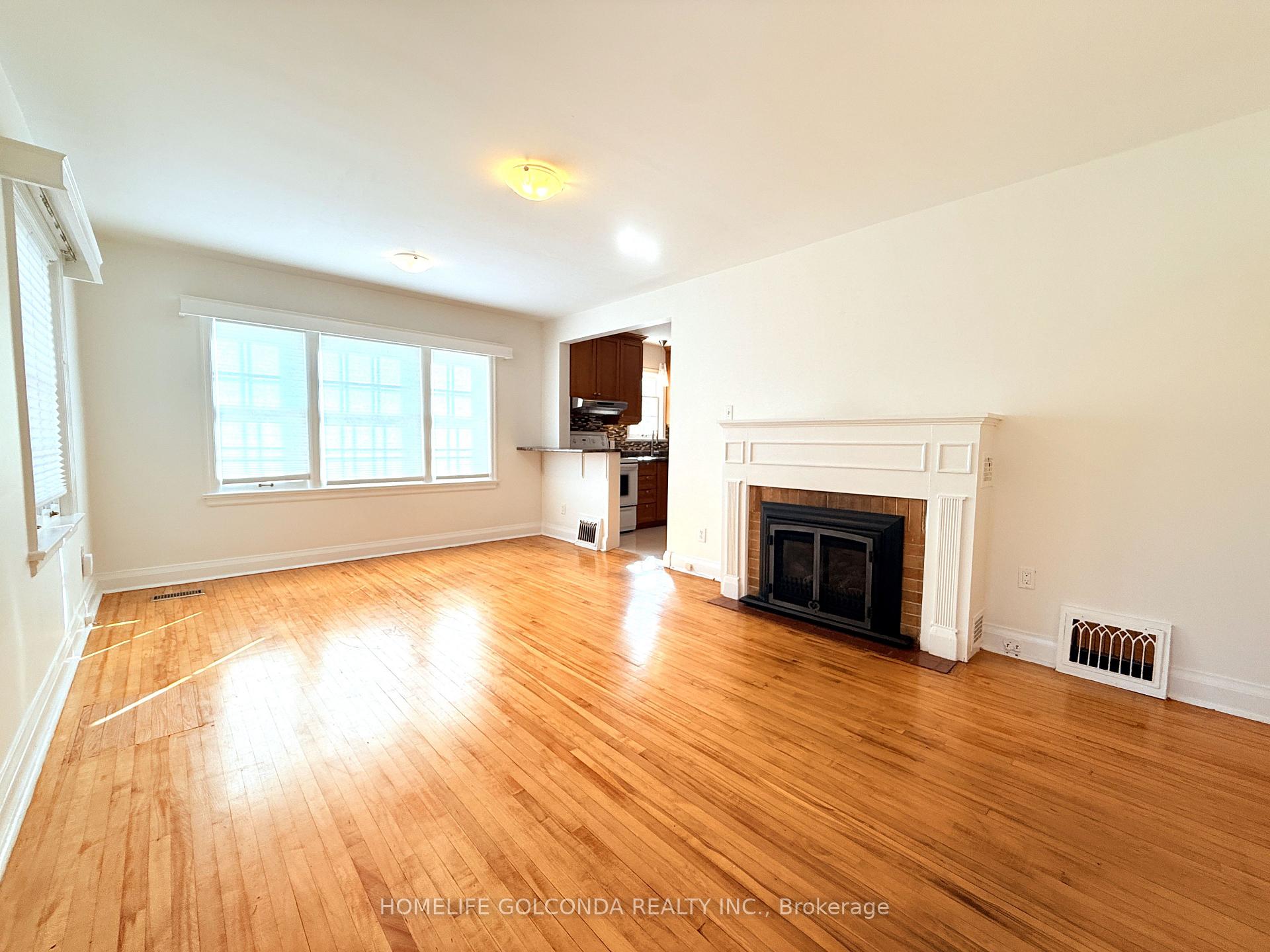 Photo 4 of 84 Main Unionville Street, Markham, Unionville — HOMEH