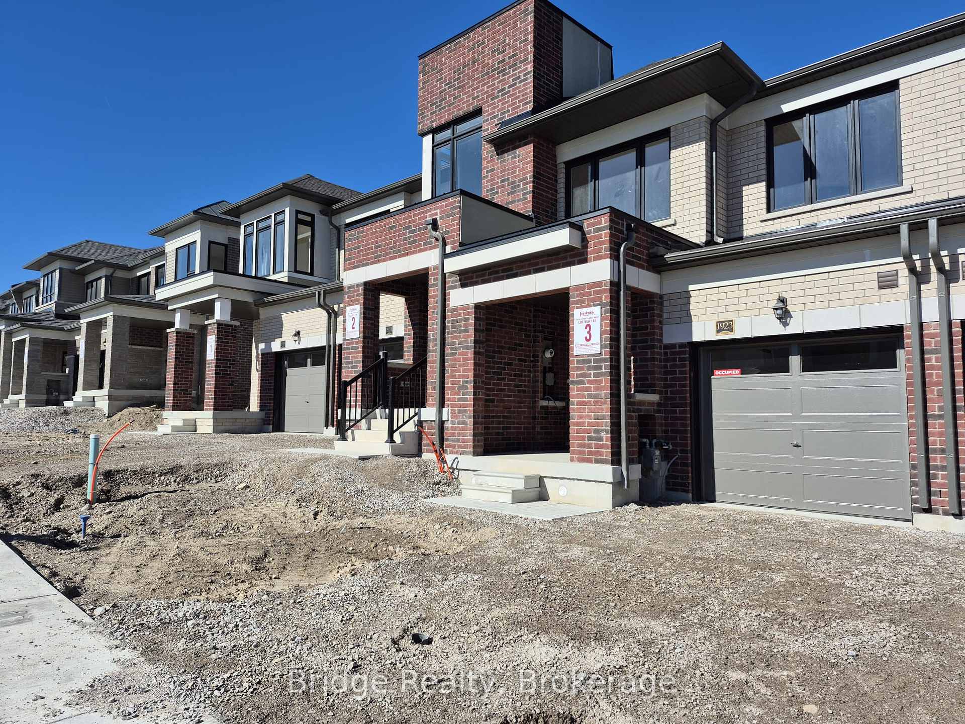 Photo 3 of 1923 Upper Thames Drive, Woodstock, Woodstock - North — HOMEH