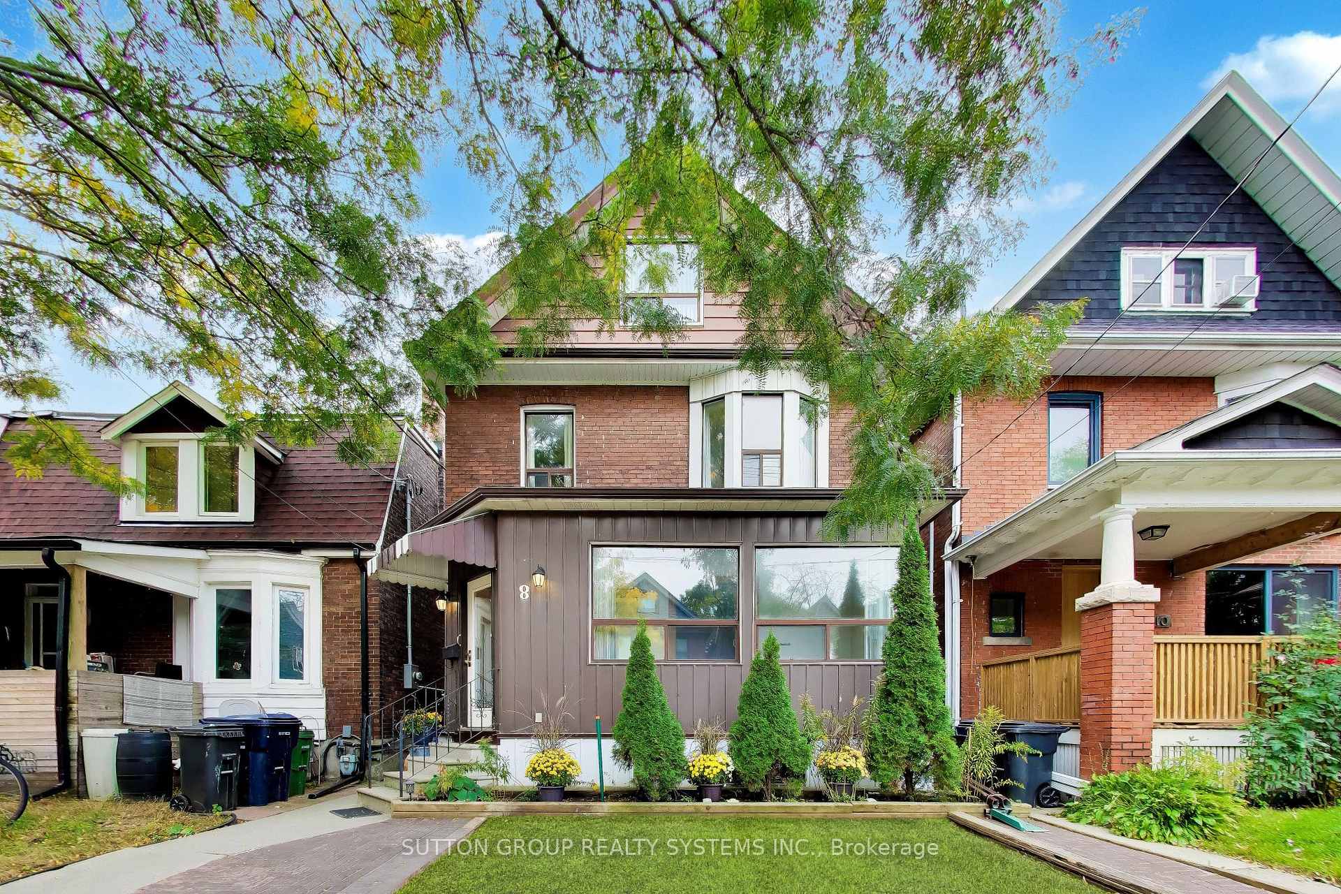 Photo 2 of 8 Alhambra Avenue, Toronto, High Park-Swansea — HOMEH
