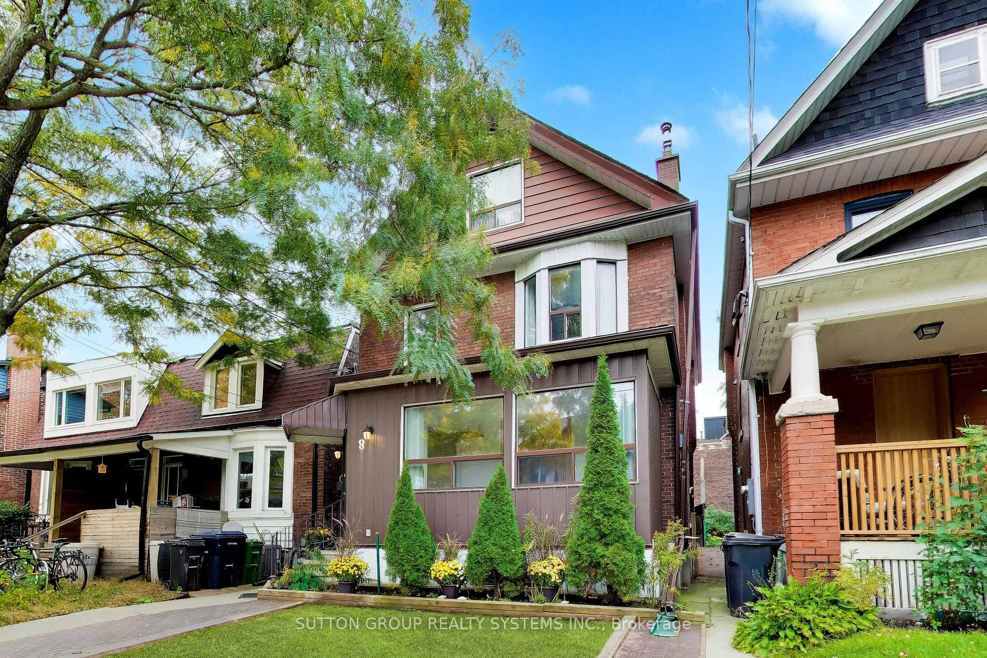 Photo 3 of 8 Alhambra Avenue, Toronto, High Park-Swansea — HOMEH