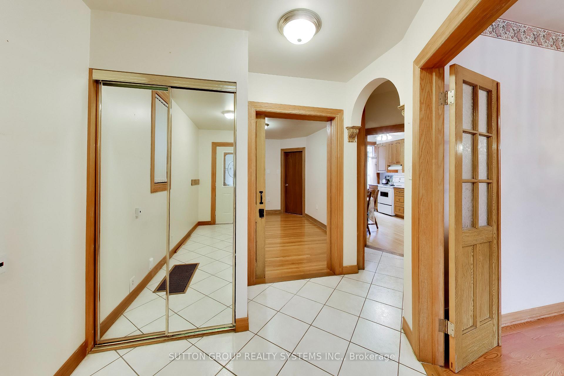 Photo 7 of 8 Alhambra Avenue, Toronto, High Park-Swansea — HOMEH