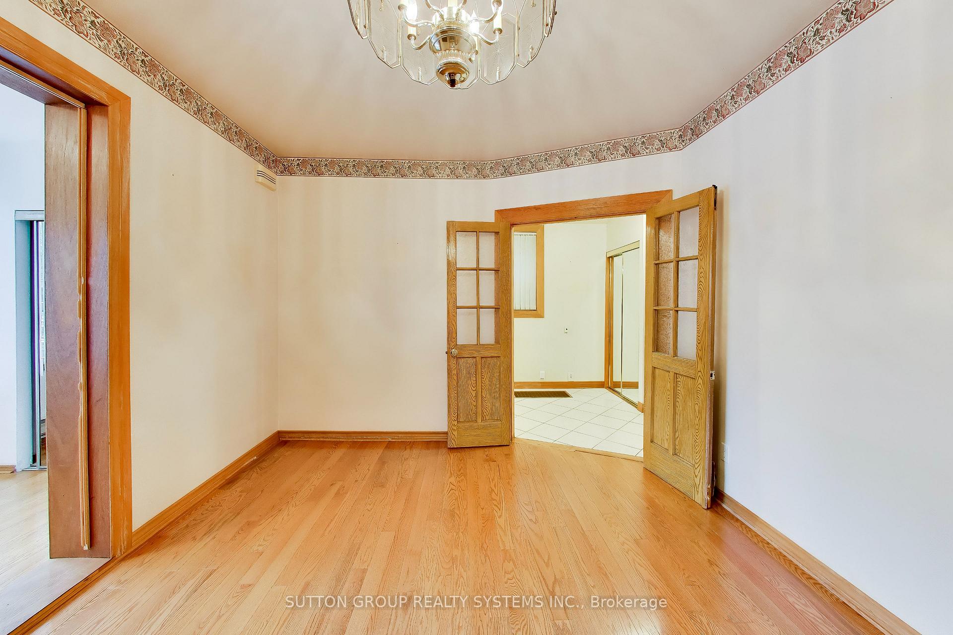 Photo 10 of 8 Alhambra Avenue, Toronto, High Park-Swansea — HOMEH