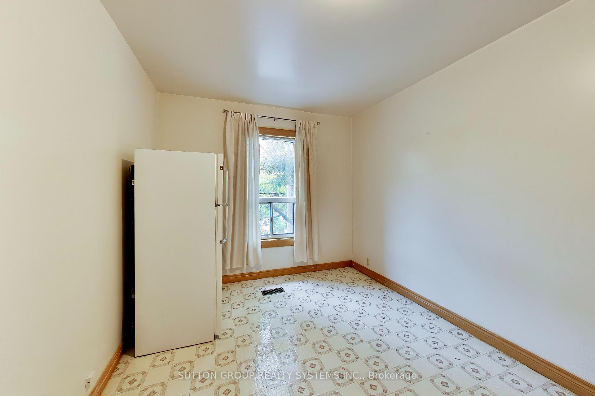 Photo 23 of 8 Alhambra Avenue, Toronto, High Park-Swansea — HOMEH