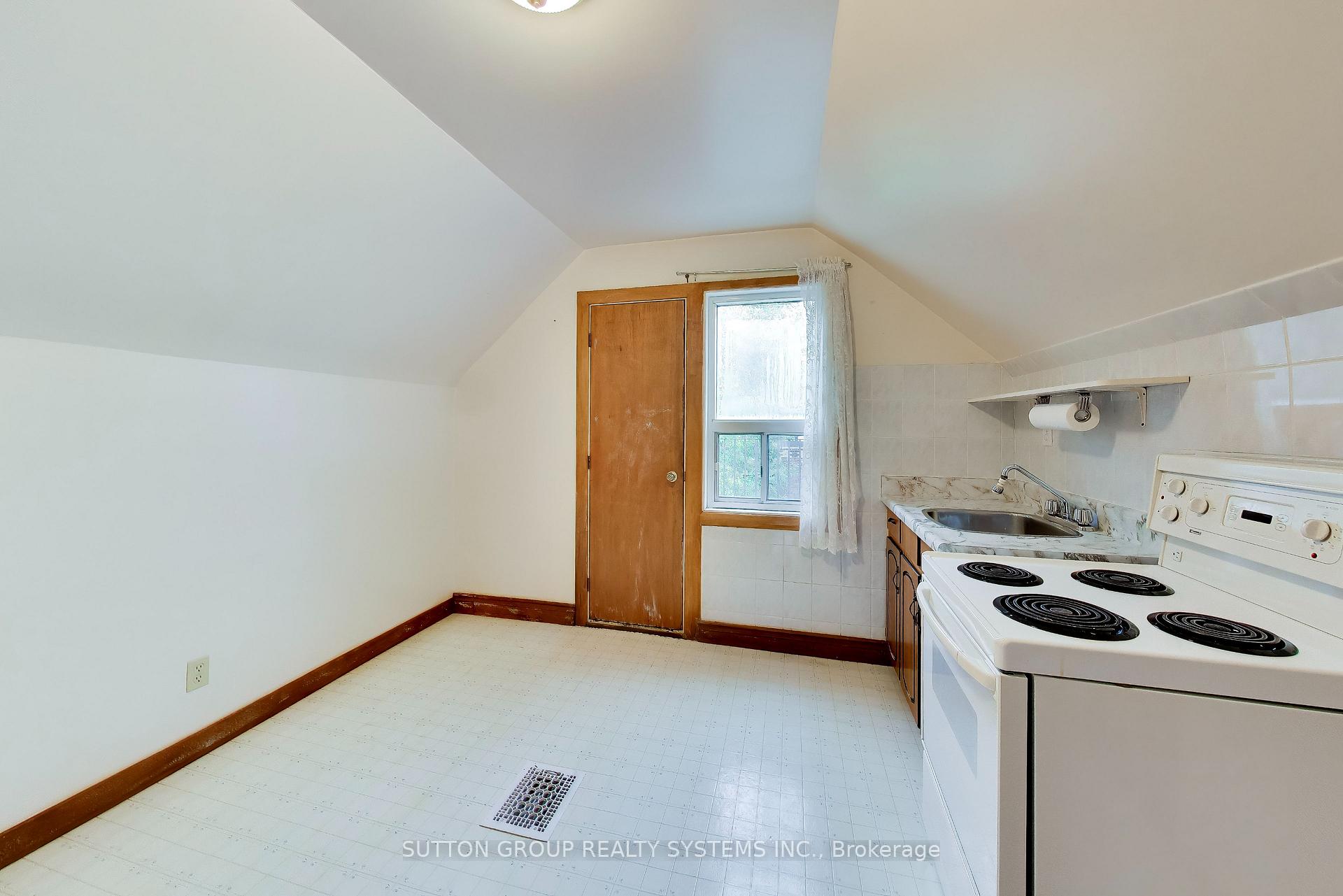 Photo 28 of 8 Alhambra Avenue, Toronto, High Park-Swansea — HOMEH