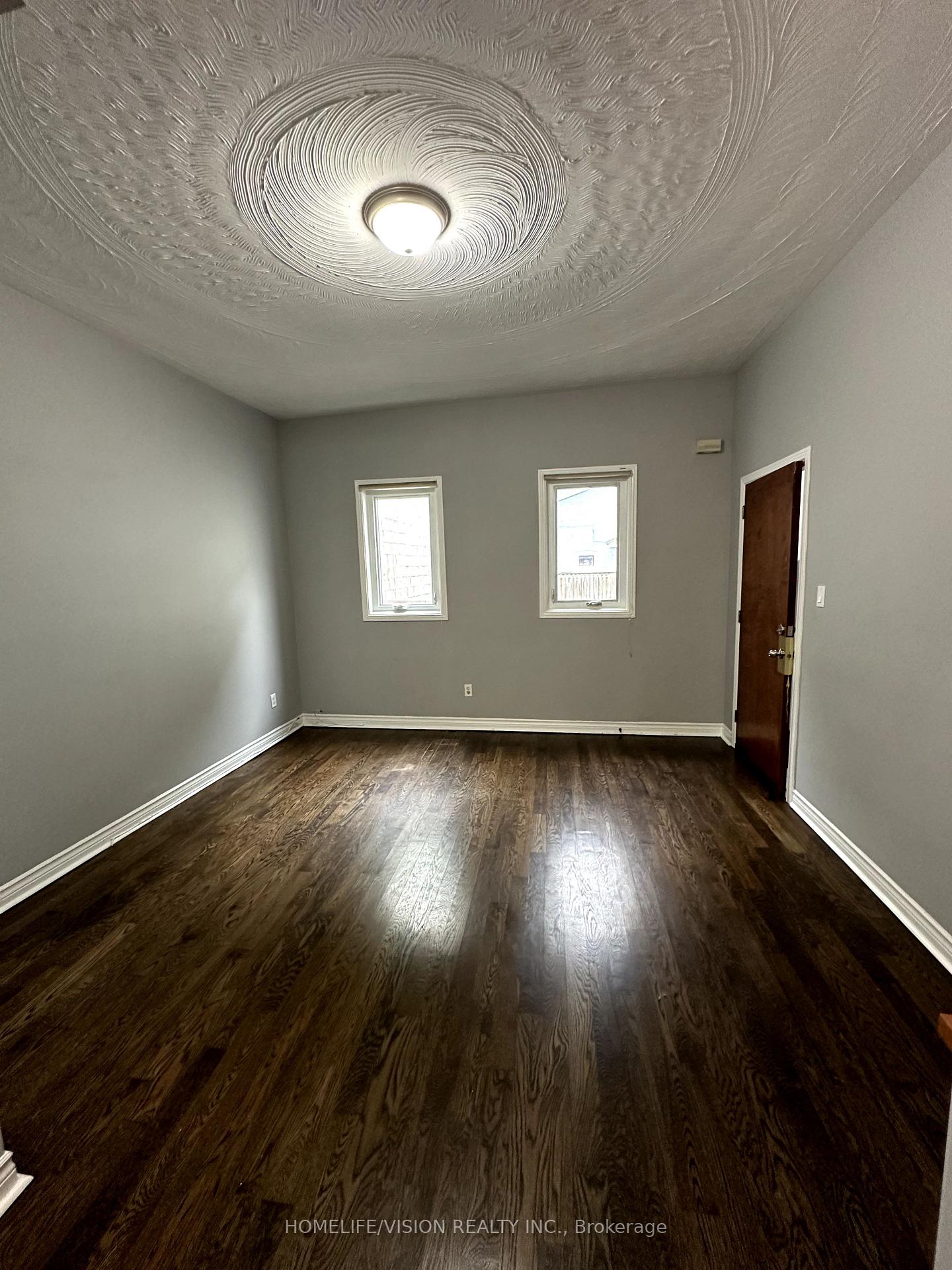 Photo 2 of Unit Apt 2, 2024 Queen Street E, Toronto, The Beaches — HOMEH