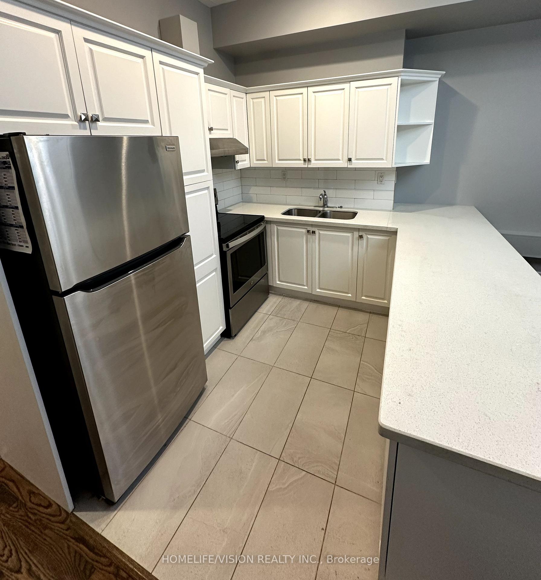 Photo 4 of Unit Apt 2, 2024 Queen Street E, Toronto, The Beaches — HOMEH