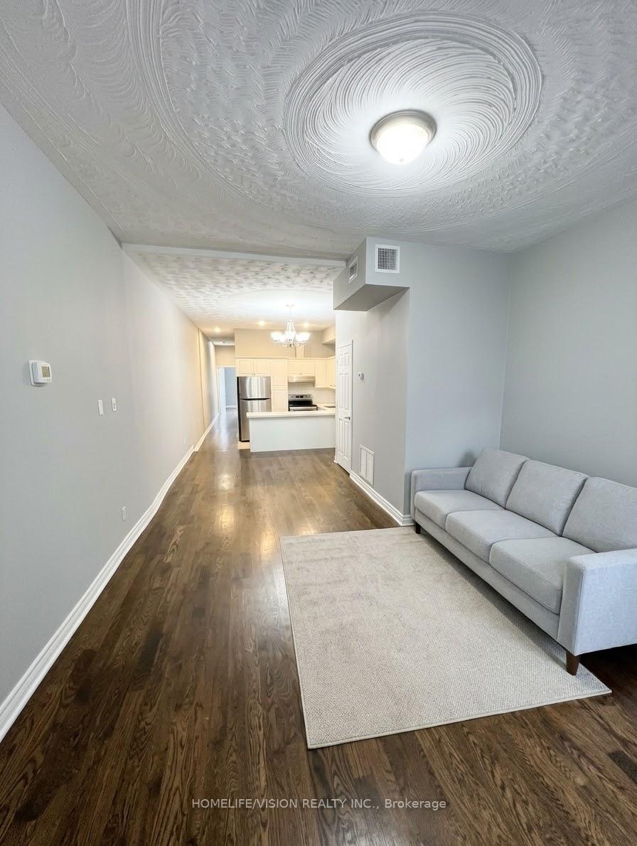Photo 5 of Unit Apt 2, 2024 Queen Street E, Toronto, The Beaches — HOMEH