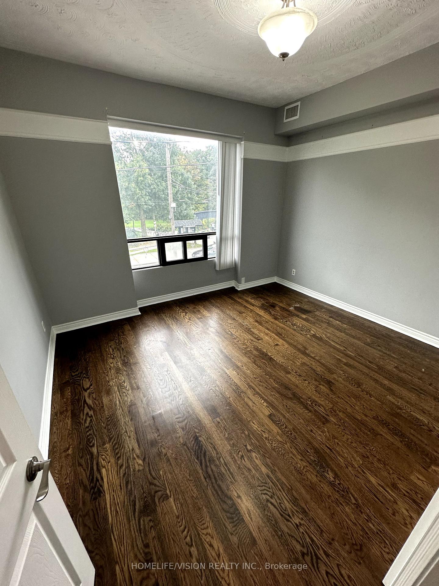 Photo 8 of Unit Apt 2, 2024 Queen Street E, Toronto, The Beaches — HOMEH
