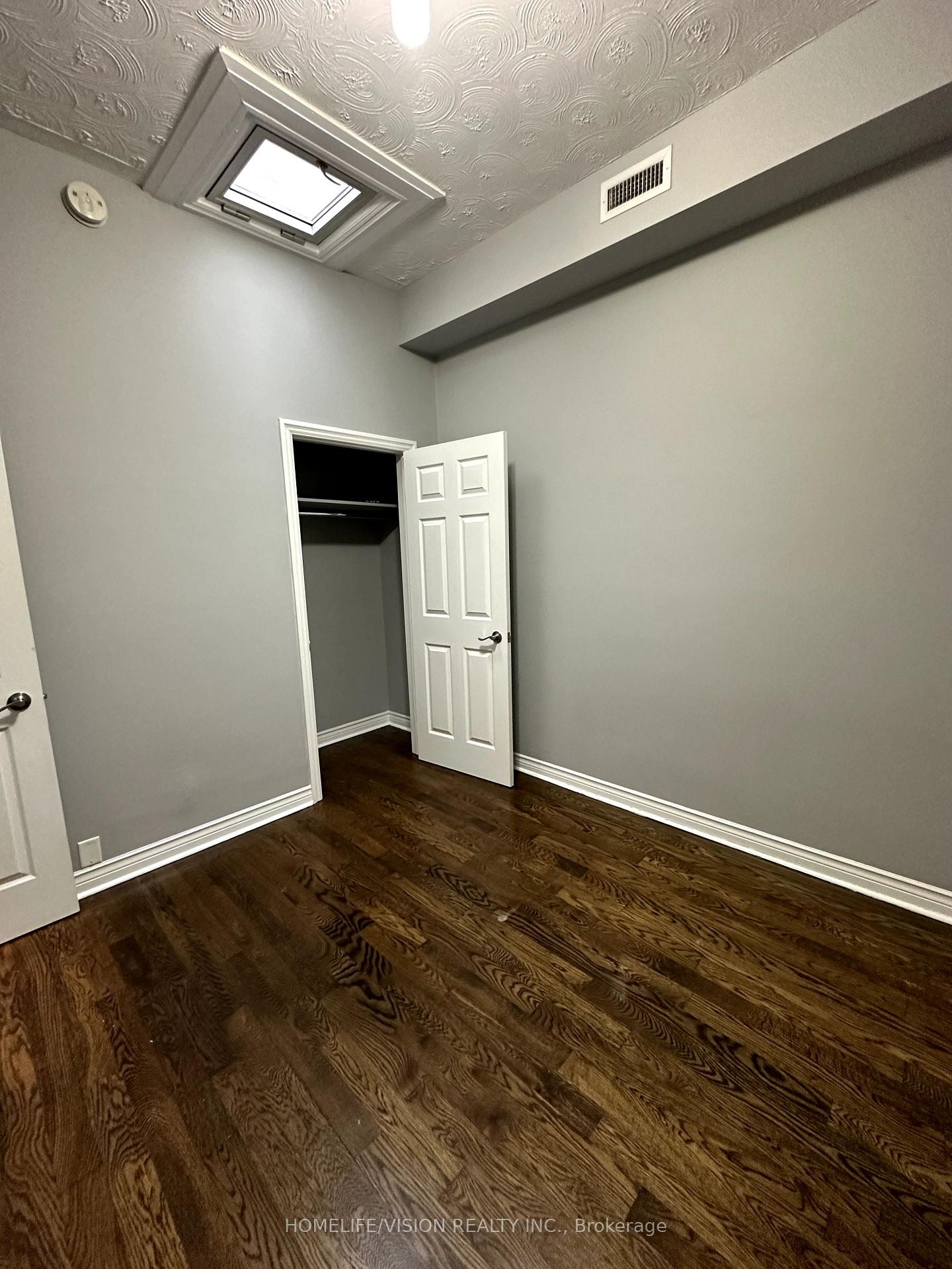 Photo 13 of Unit Apt 2, 2024 Queen Street E, Toronto, The Beaches — HOMEH