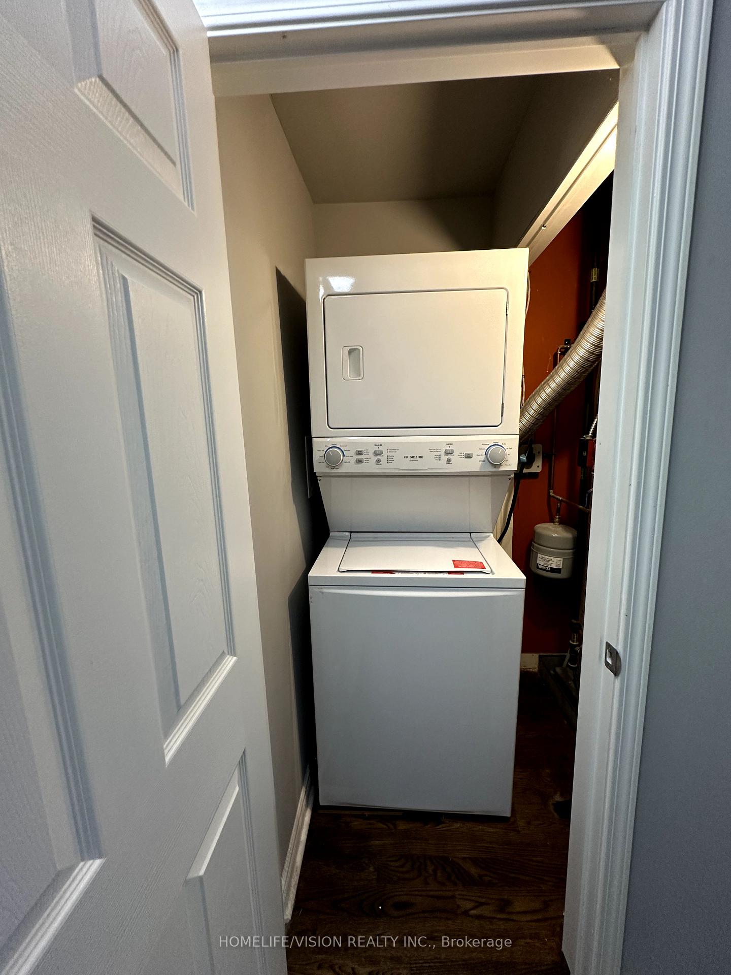 Photo 17 of Unit Apt 2, 2024 Queen Street E, Toronto, The Beaches — HOMEH