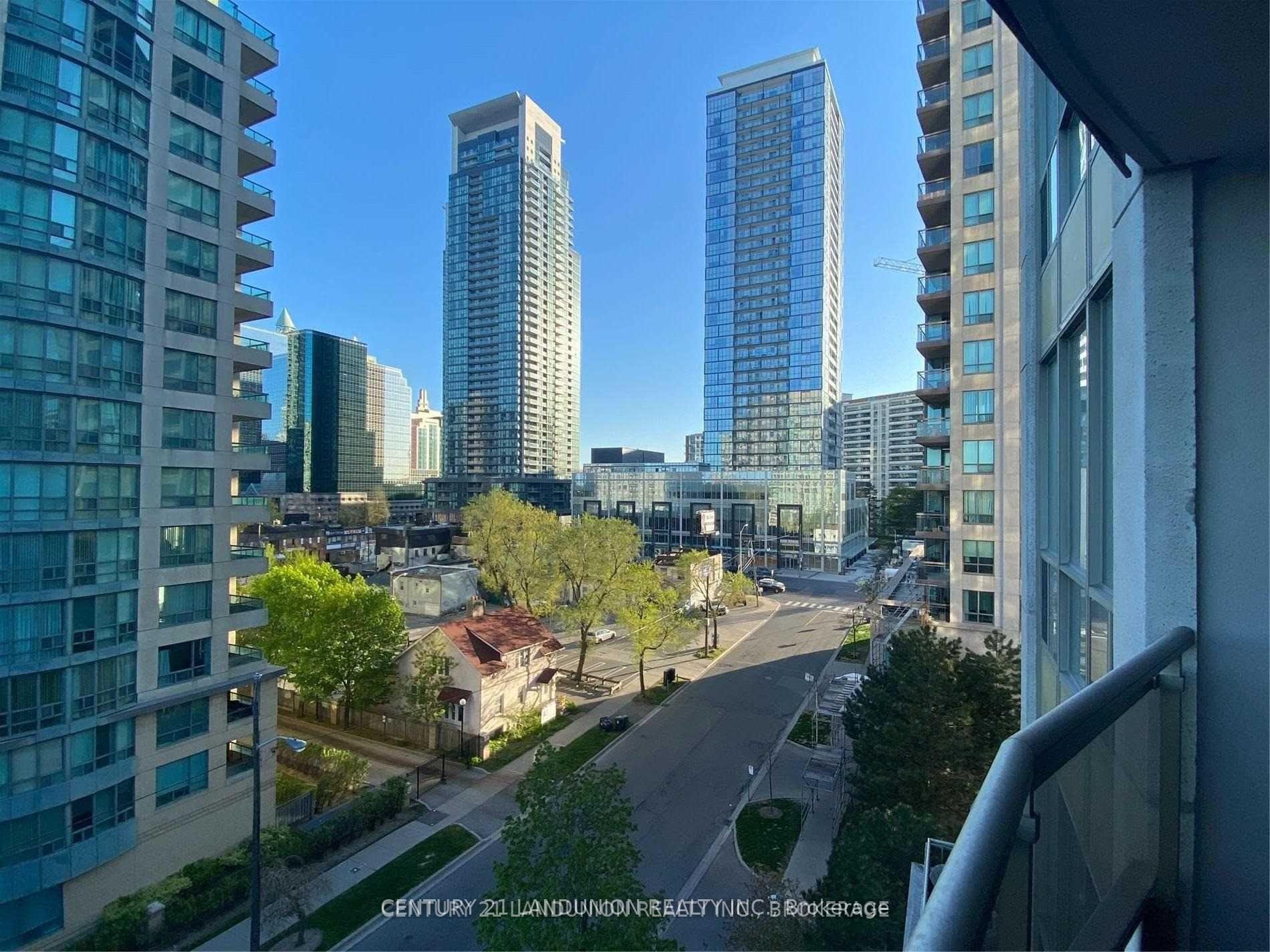 Photo of Unit 709, 256 Doris Avenue