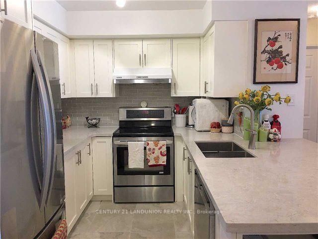 Photo 5 of Unit 709, 256 Doris Avenue, North York, Willowdale East — HOMEH