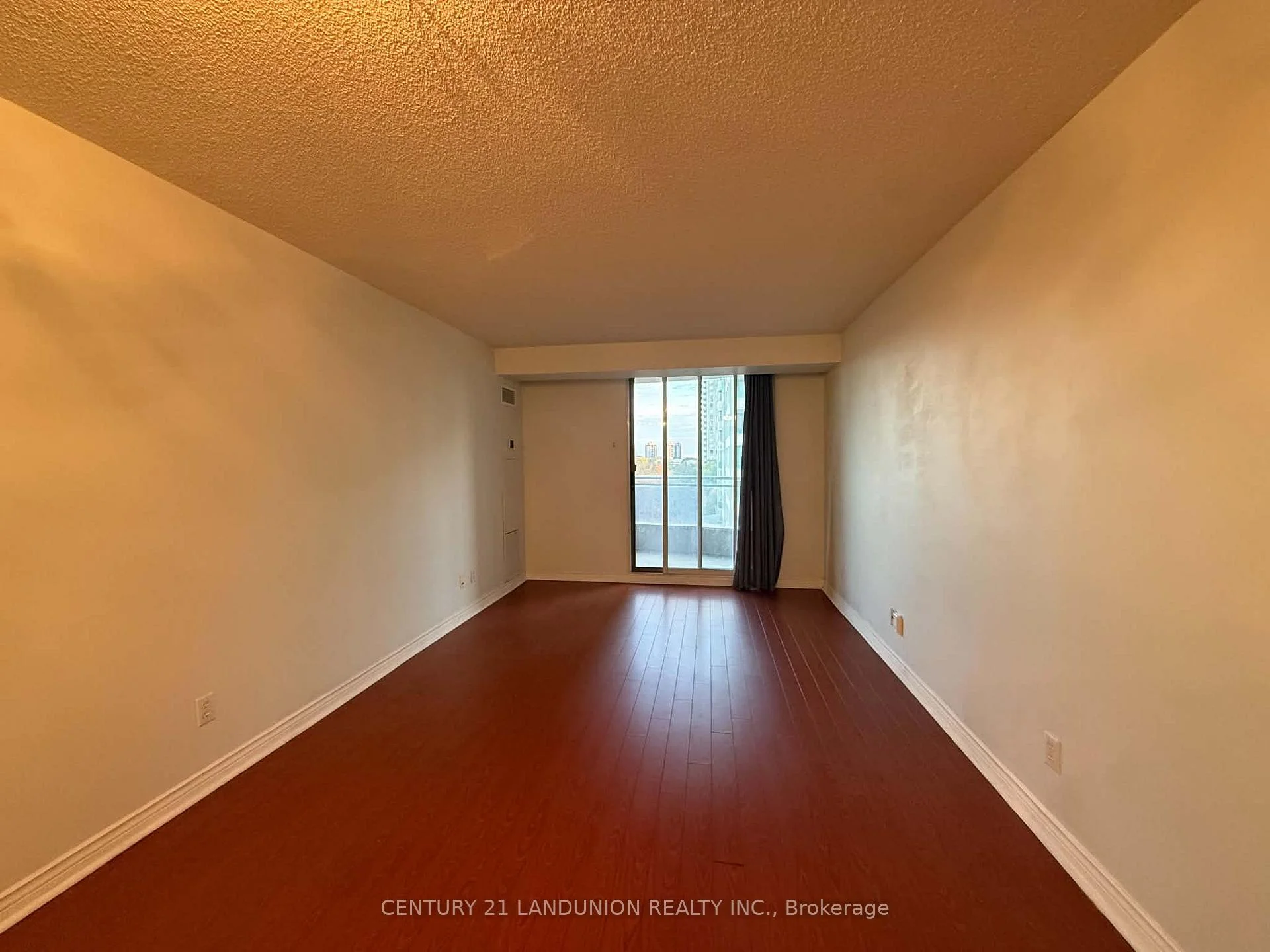 Photo 6 of Unit 709, 256 Doris Avenue, North York, Willowdale East — HOMEH