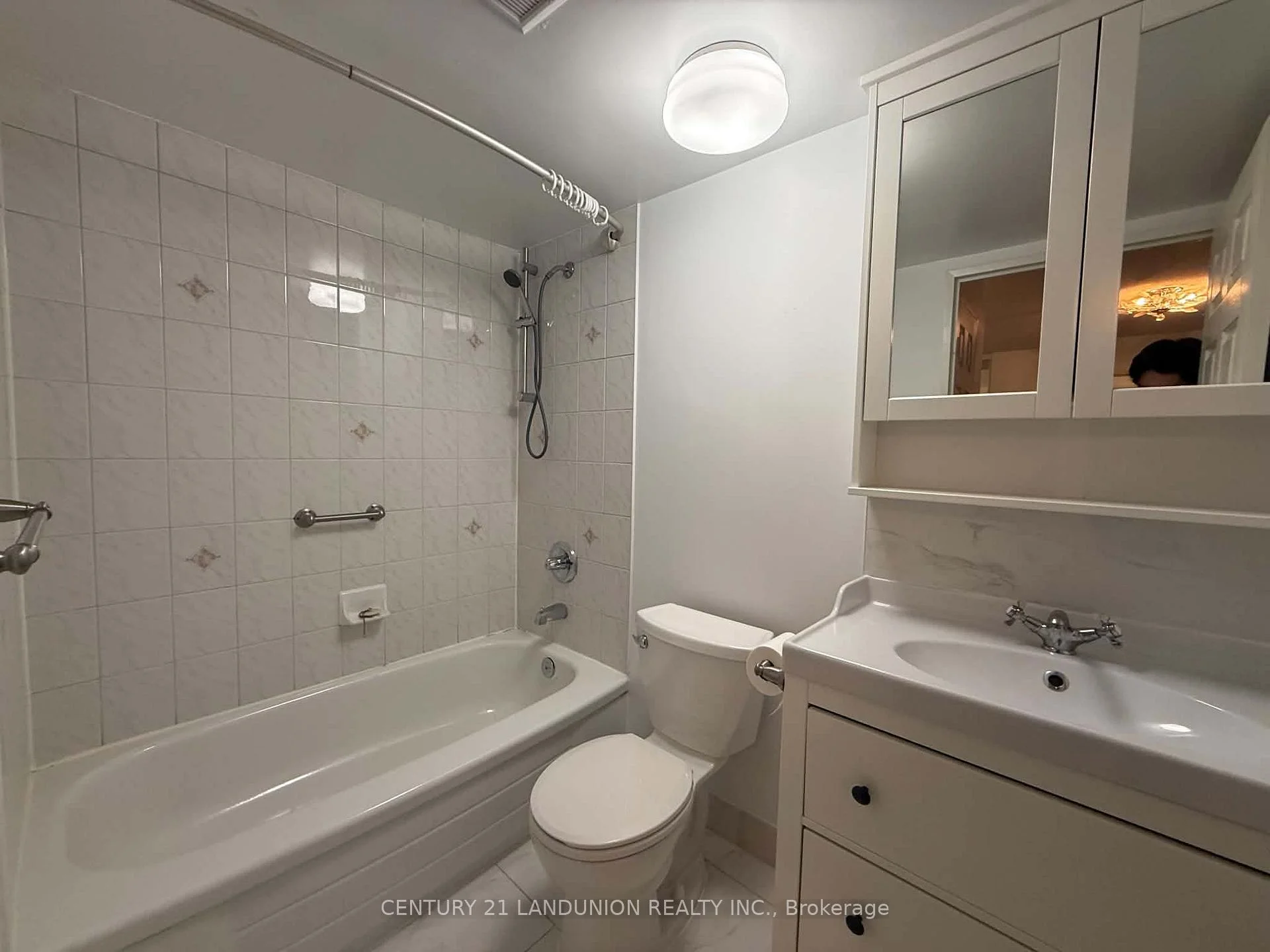 Photo 7 of Unit 709, 256 Doris Avenue, North York, Willowdale East — HOMEH