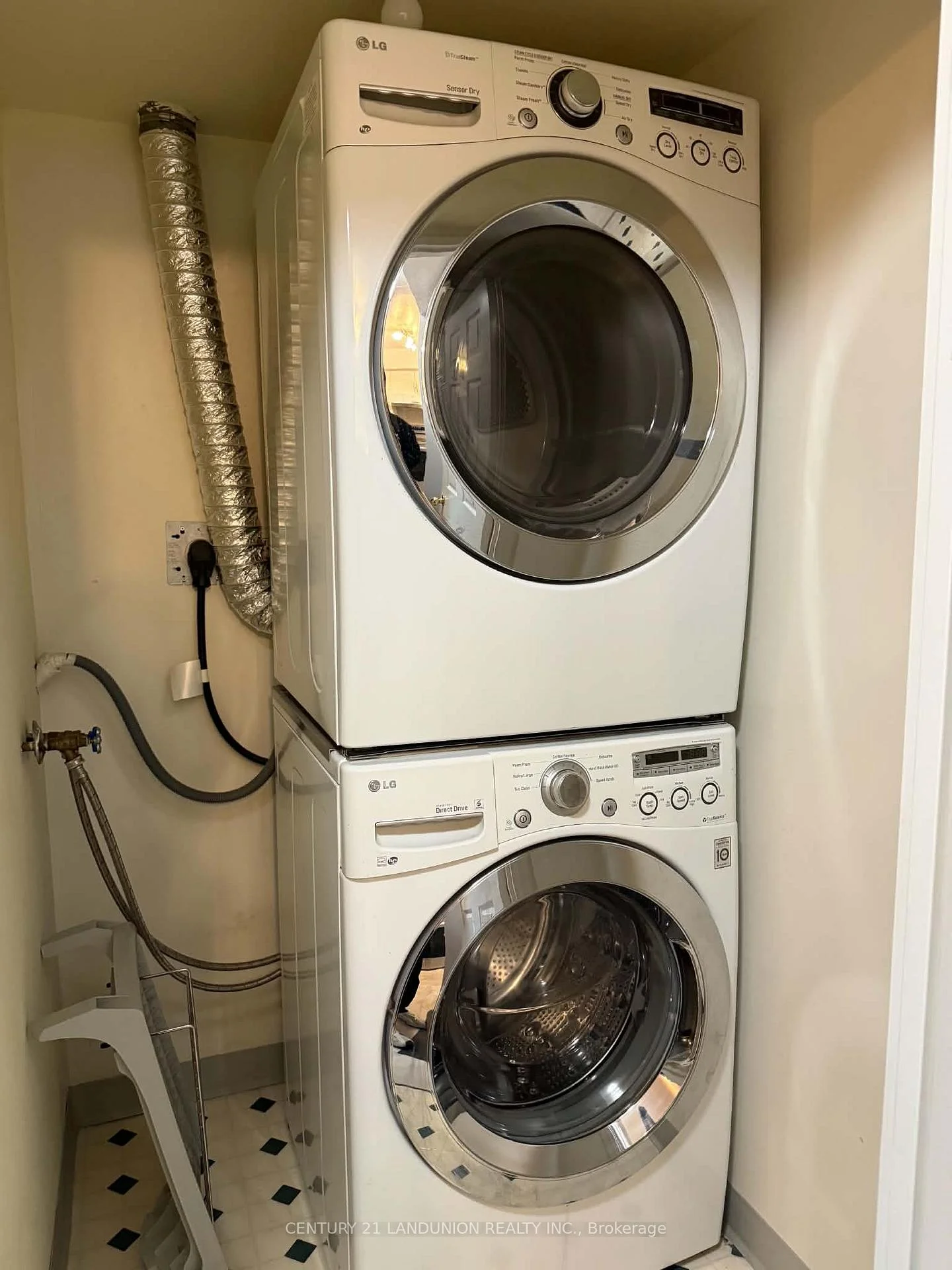 Photo 11 of Unit 709, 256 Doris Avenue, North York, Willowdale East — HOMEH
