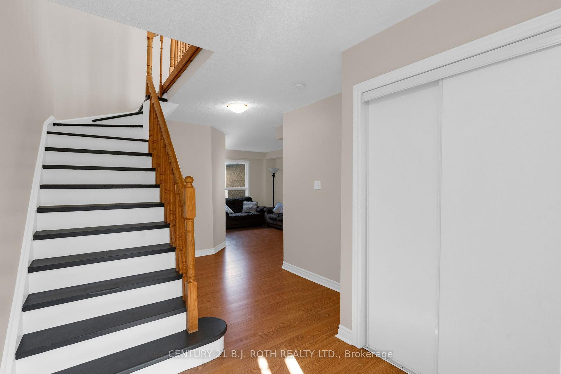 Photo 4 of 68 Brucker Road, Barrie, Holly — HOMEH