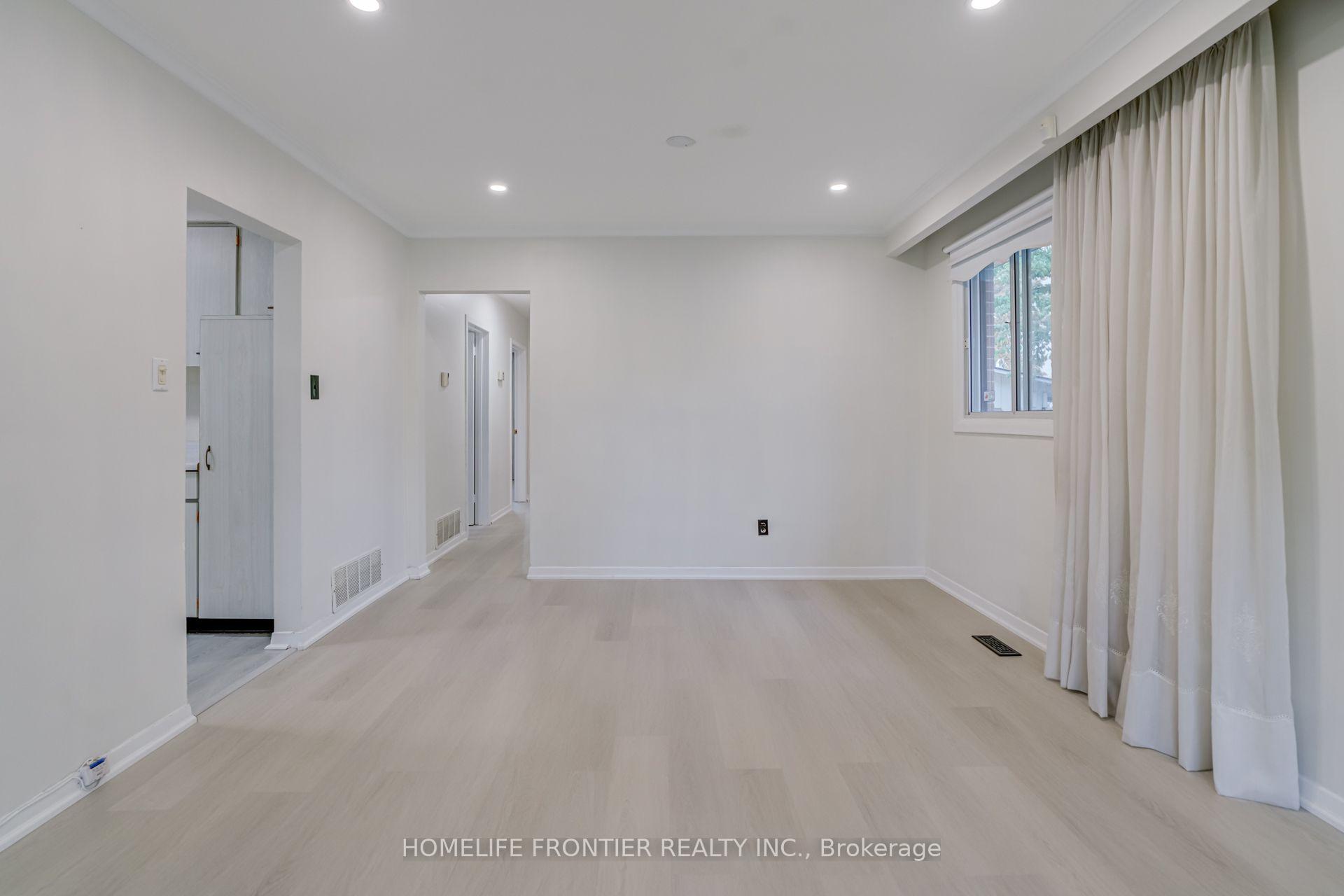 Photo 10 of Unit Upper, 62 Clark Avenue, Markham, Thornhill — HOMEH