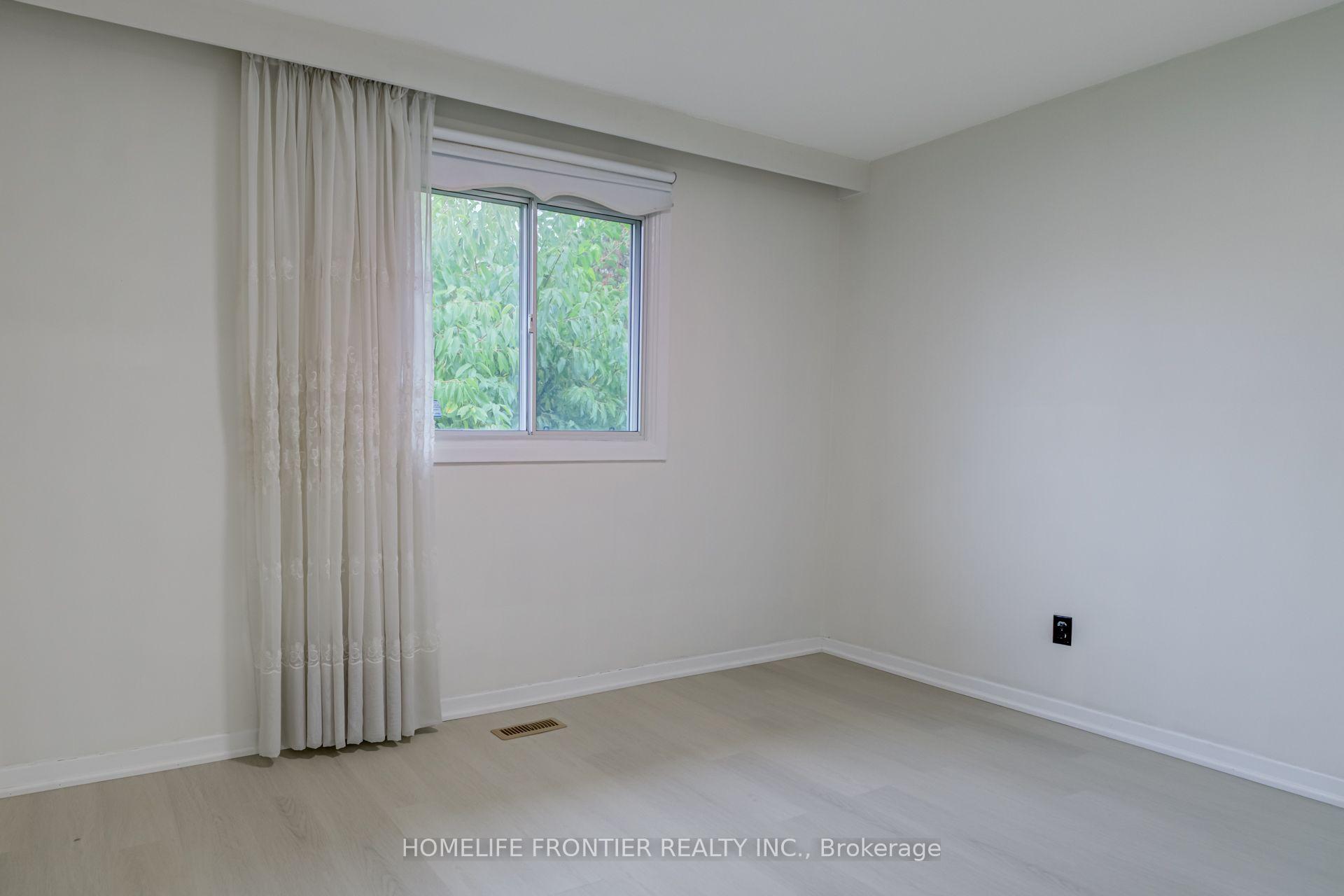 Photo 18 of Unit Upper, 62 Clark Avenue, Markham, Thornhill — HOMEH
