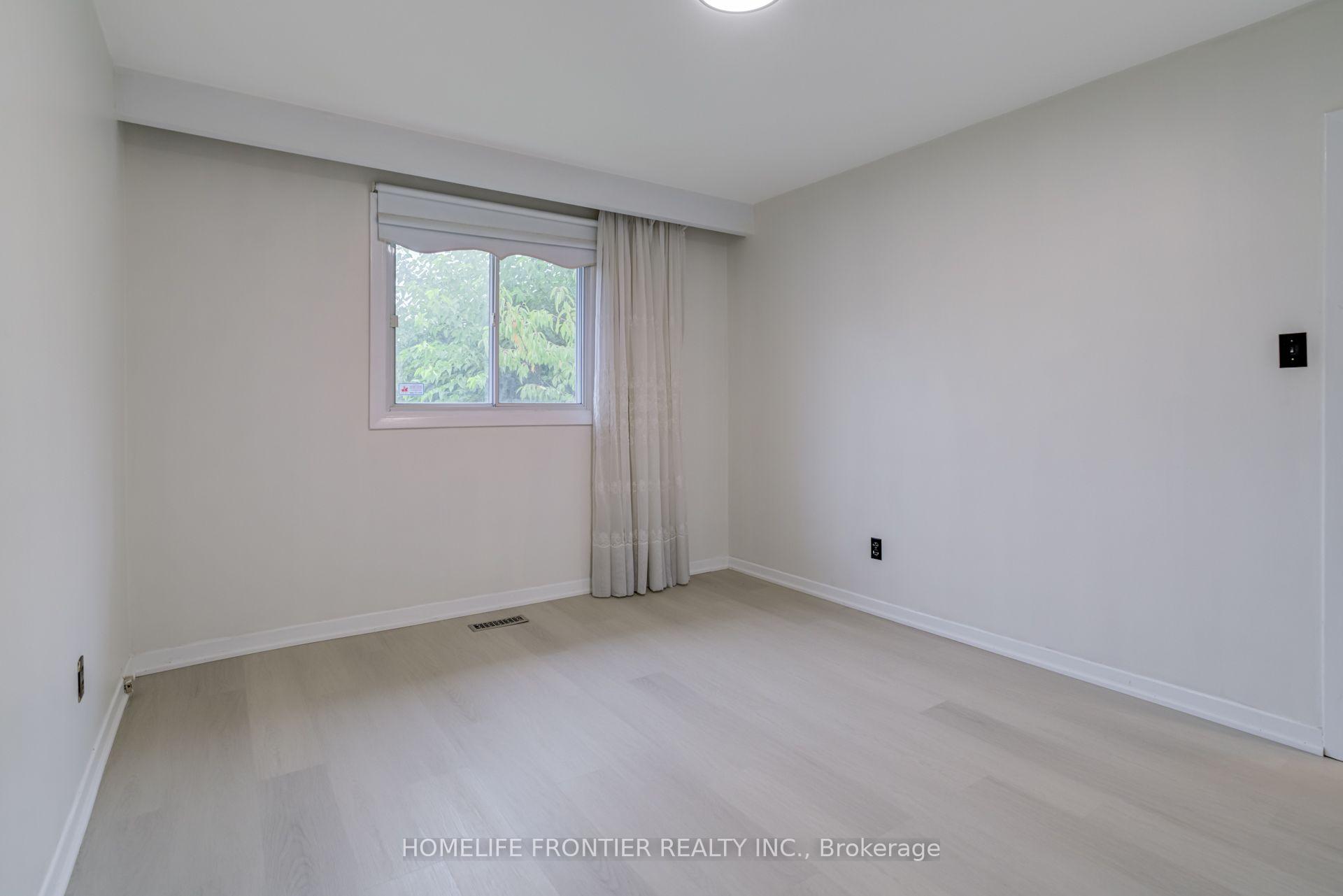 Photo 21 of Unit Upper, 62 Clark Avenue, Markham, Thornhill — HOMEH