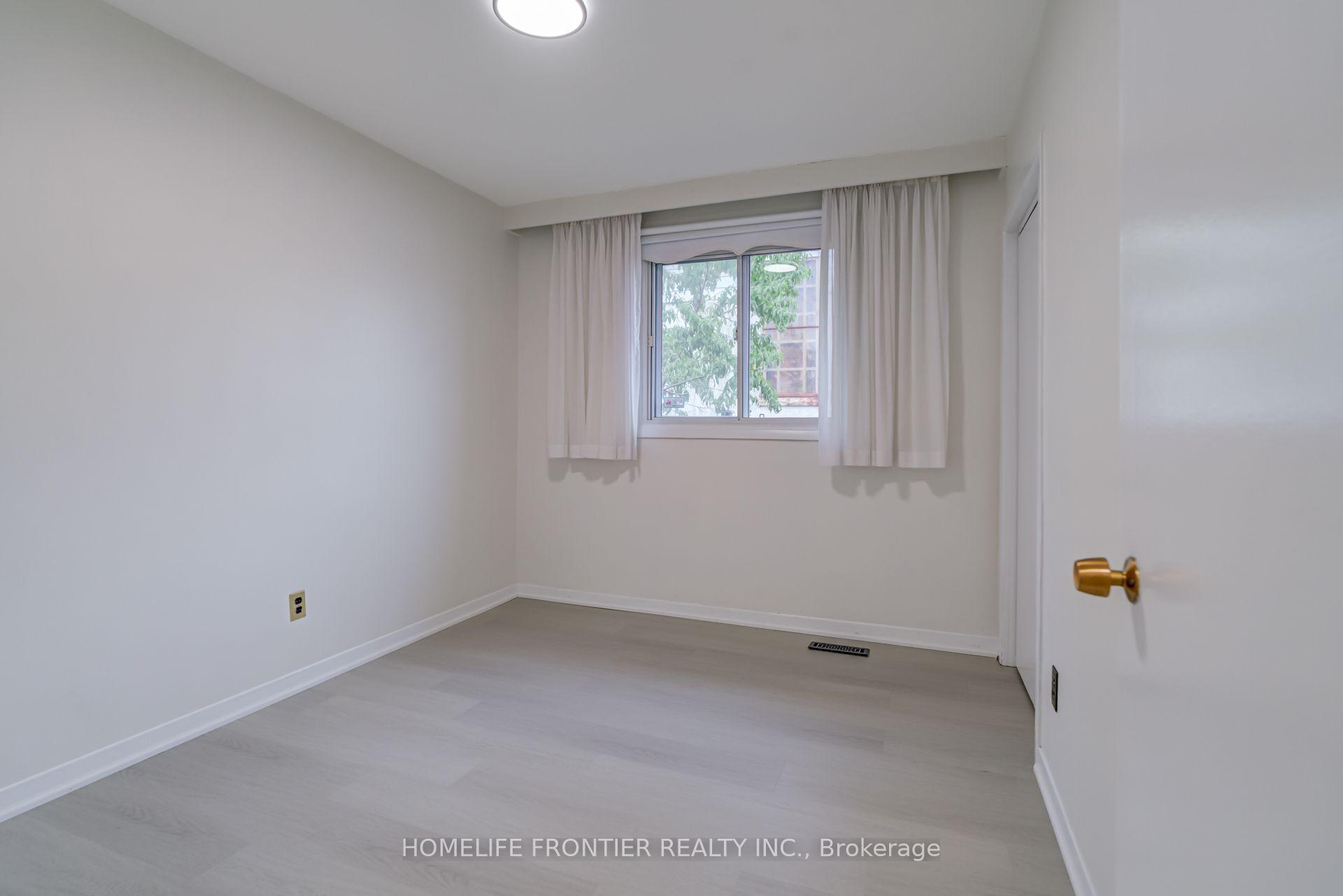 Photo 22 of Unit Upper, 62 Clark Avenue, Markham, Thornhill — HOMEH