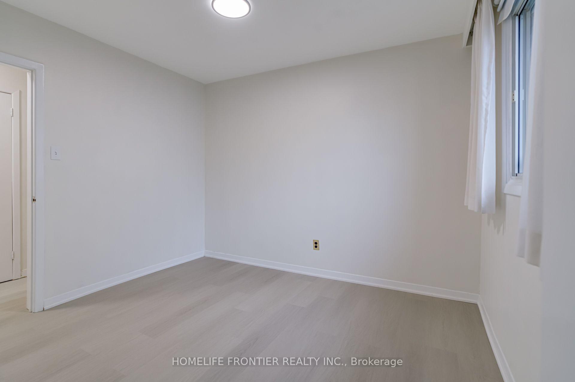 Photo 23 of Unit Upper, 62 Clark Avenue, Markham, Thornhill — HOMEH