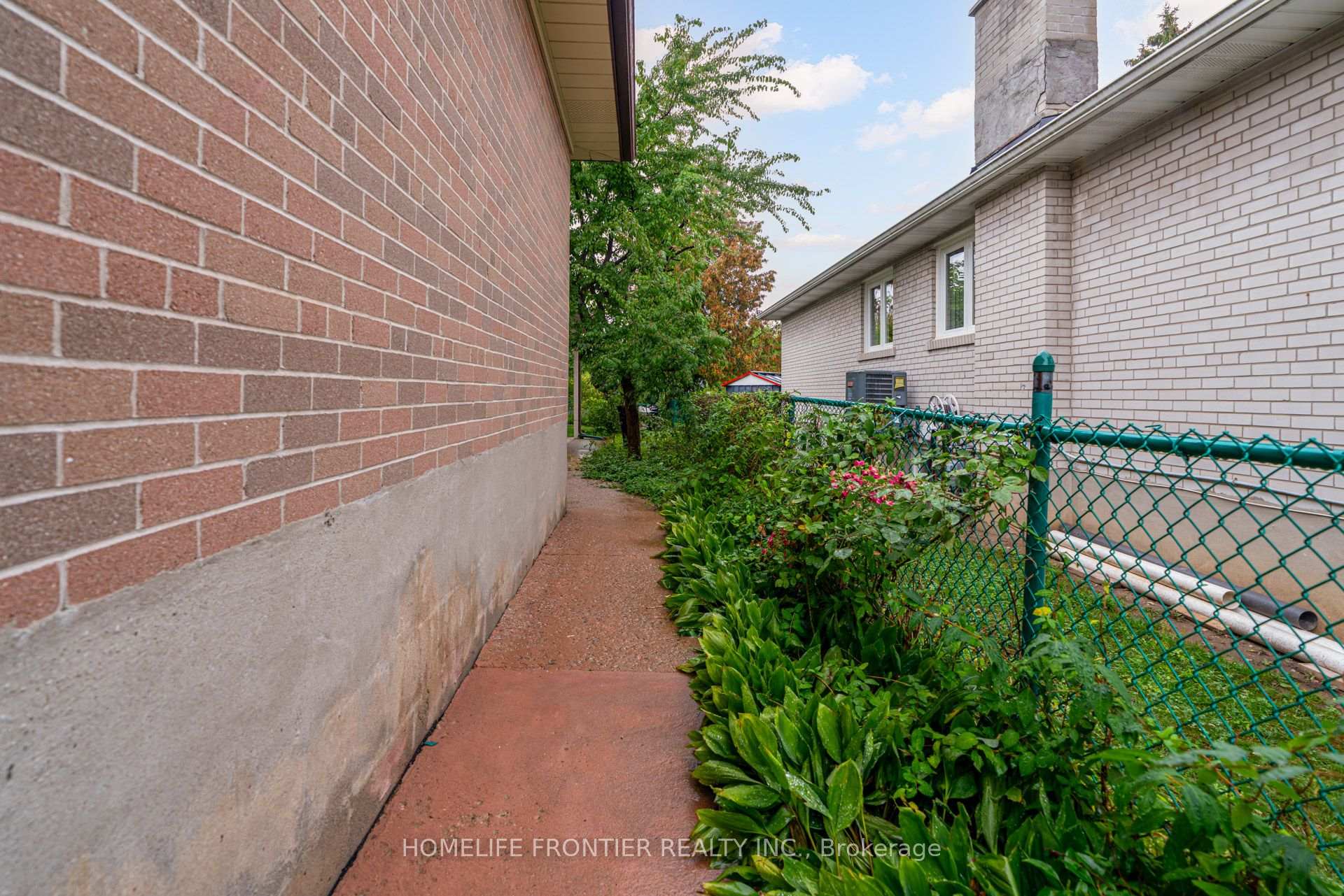 Photo 29 of Unit Upper, 62 Clark Avenue, Markham, Thornhill — HOMEH