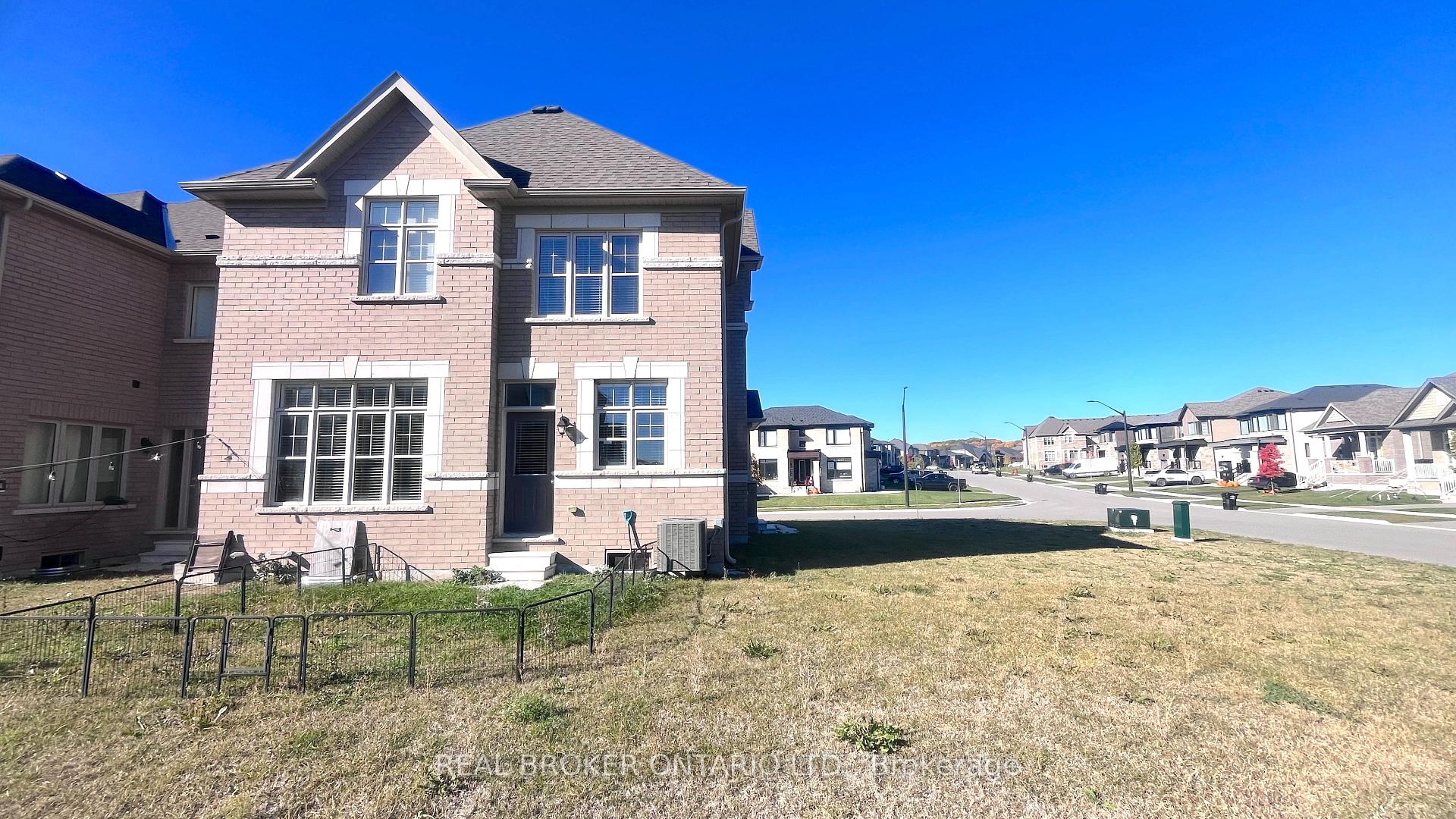 Photo 4 of 77 Federica Crescent, Wasaga Beach — HOMEH