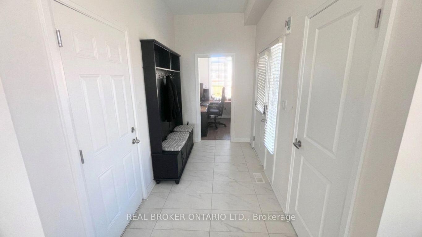 Photo 5 of 77 Federica Crescent, Wasaga Beach — HOMEH