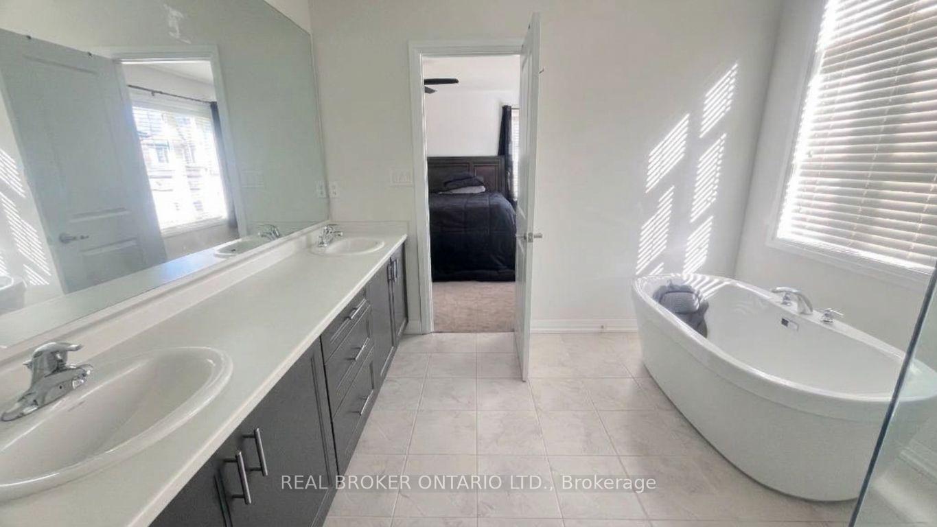 Photo 18 of 77 Federica Crescent, Wasaga Beach — HOMEH