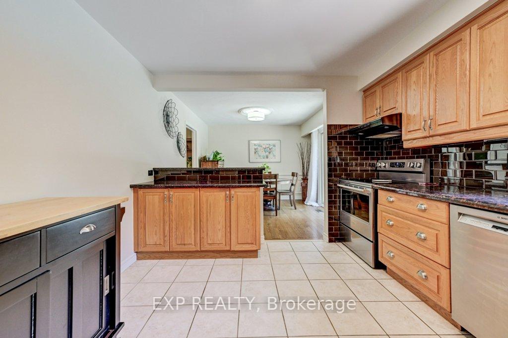 Photo 12 of 194 Dundas Street E, Hamilton, Waterdown — HOMEH