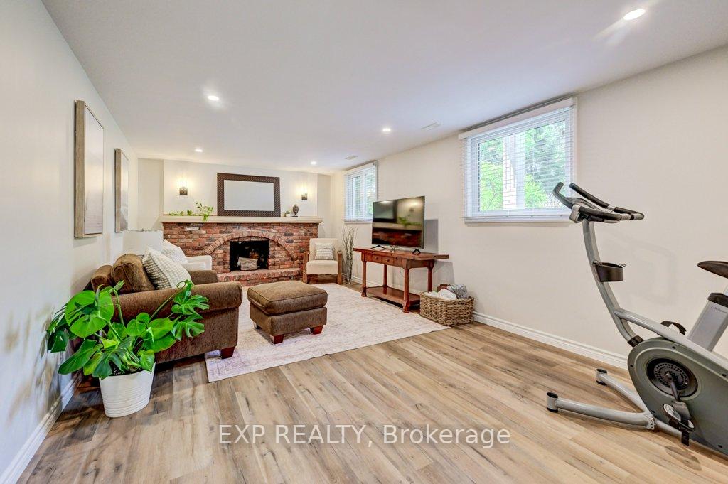 Photo 24 of 194 Dundas Street E, Hamilton, Waterdown — HOMEH