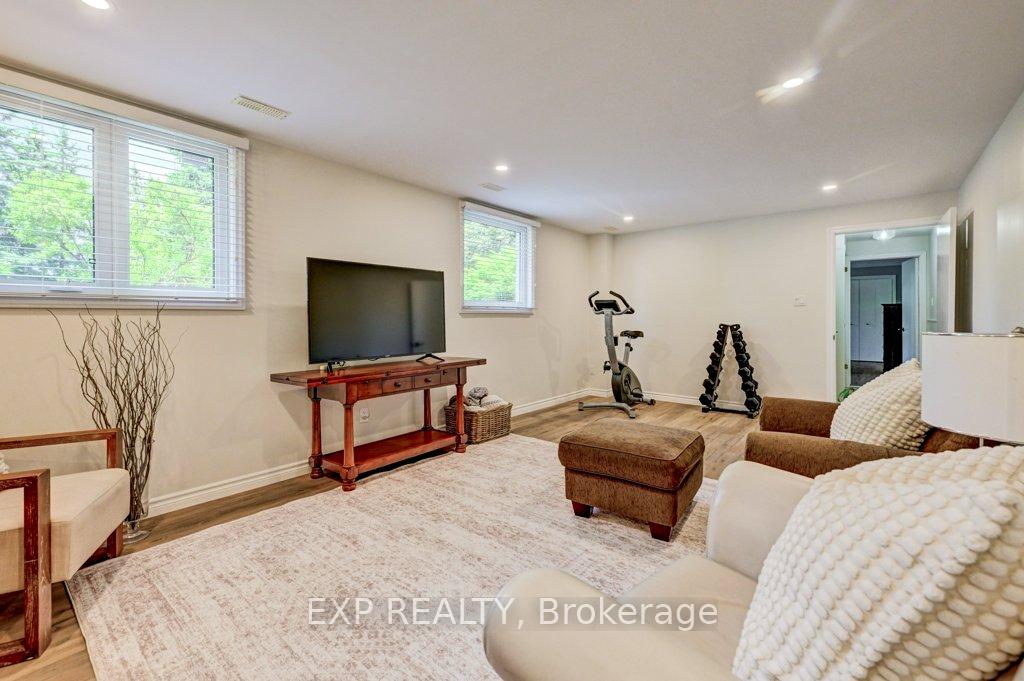 Photo 26 of 194 Dundas Street E, Hamilton, Waterdown — HOMEH