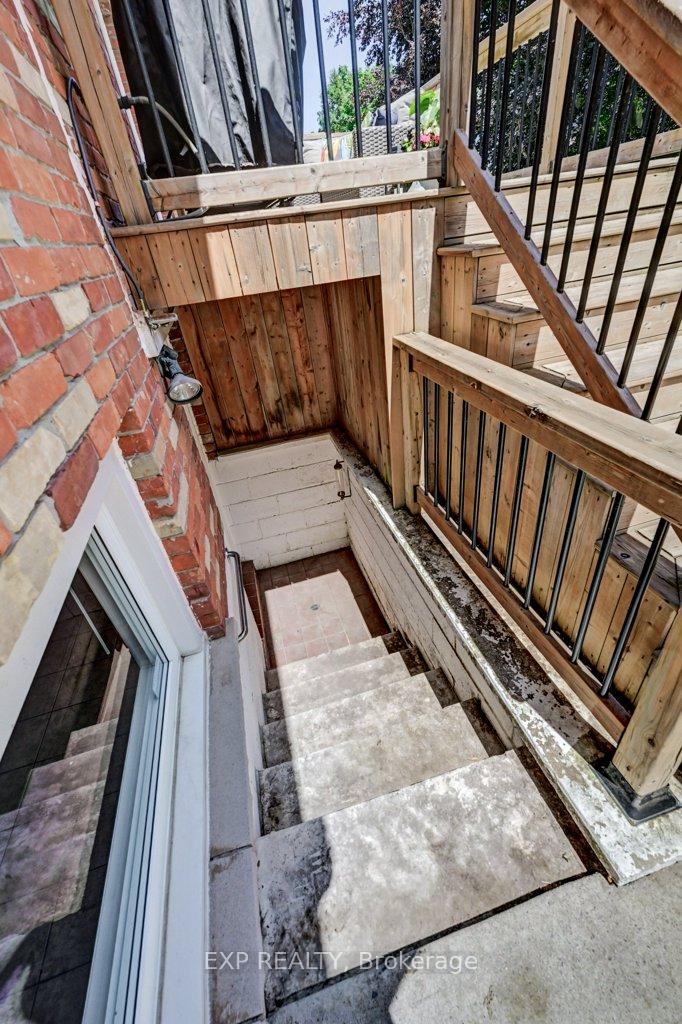 Photo 33 of 194 Dundas Street E, Hamilton, Waterdown — HOMEH