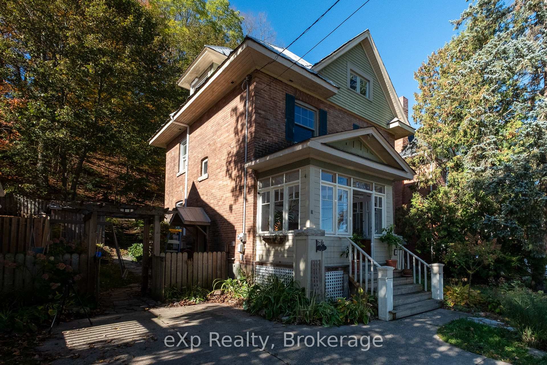 Photo 2 of 1090 4th Avenue A, Owen Sound — HOMEH