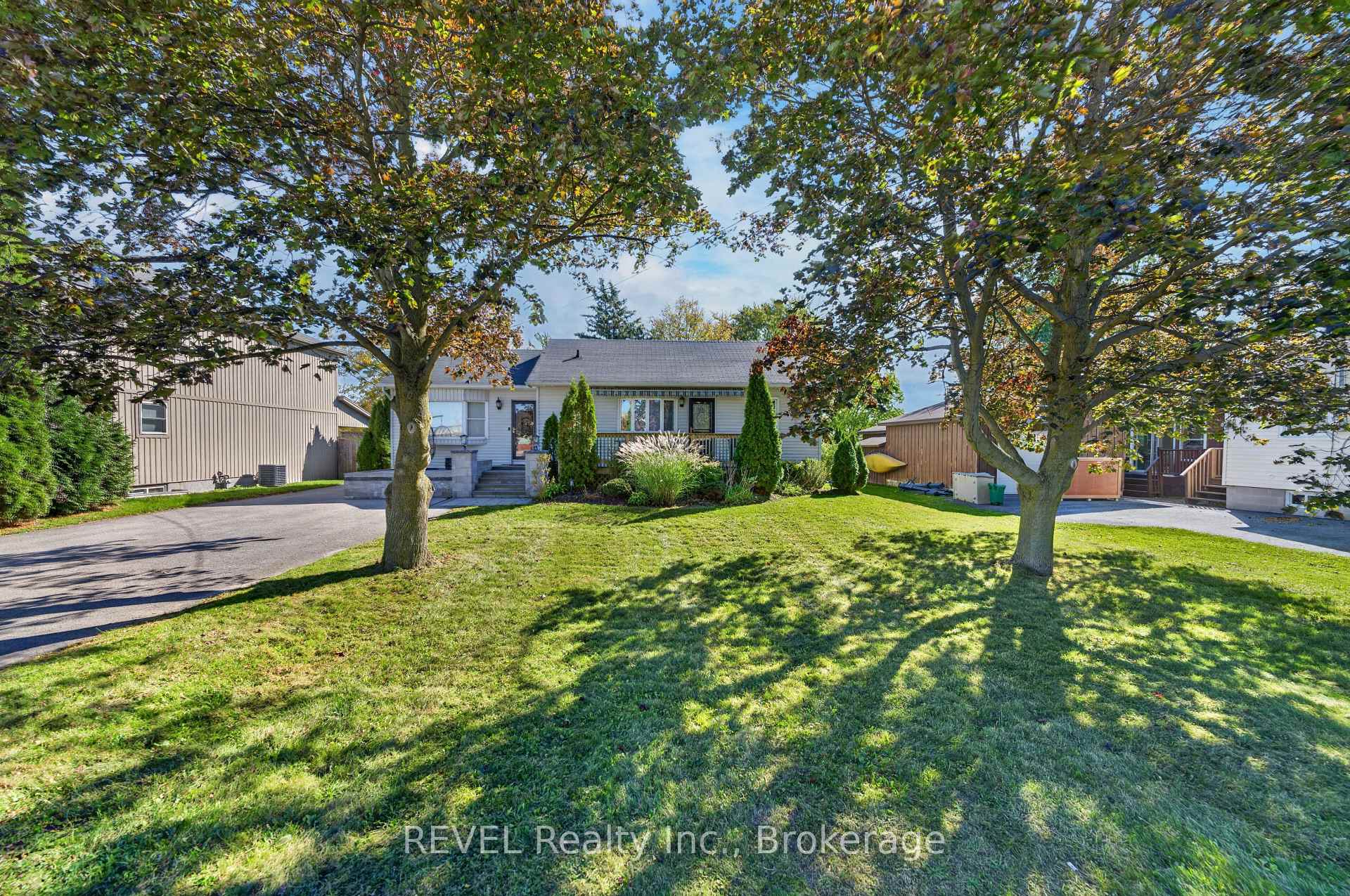Photo of 1329 Niagara Stone Road