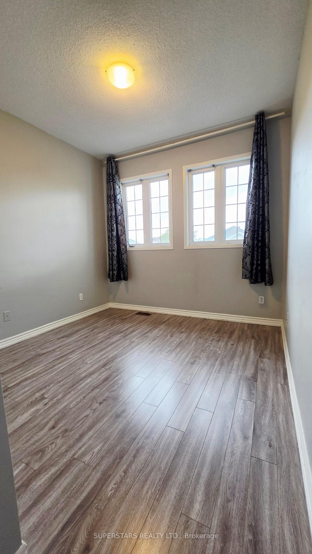 Photo 8 of 1200 Foxglove Place, Mississauga, East Credit — HOMEH