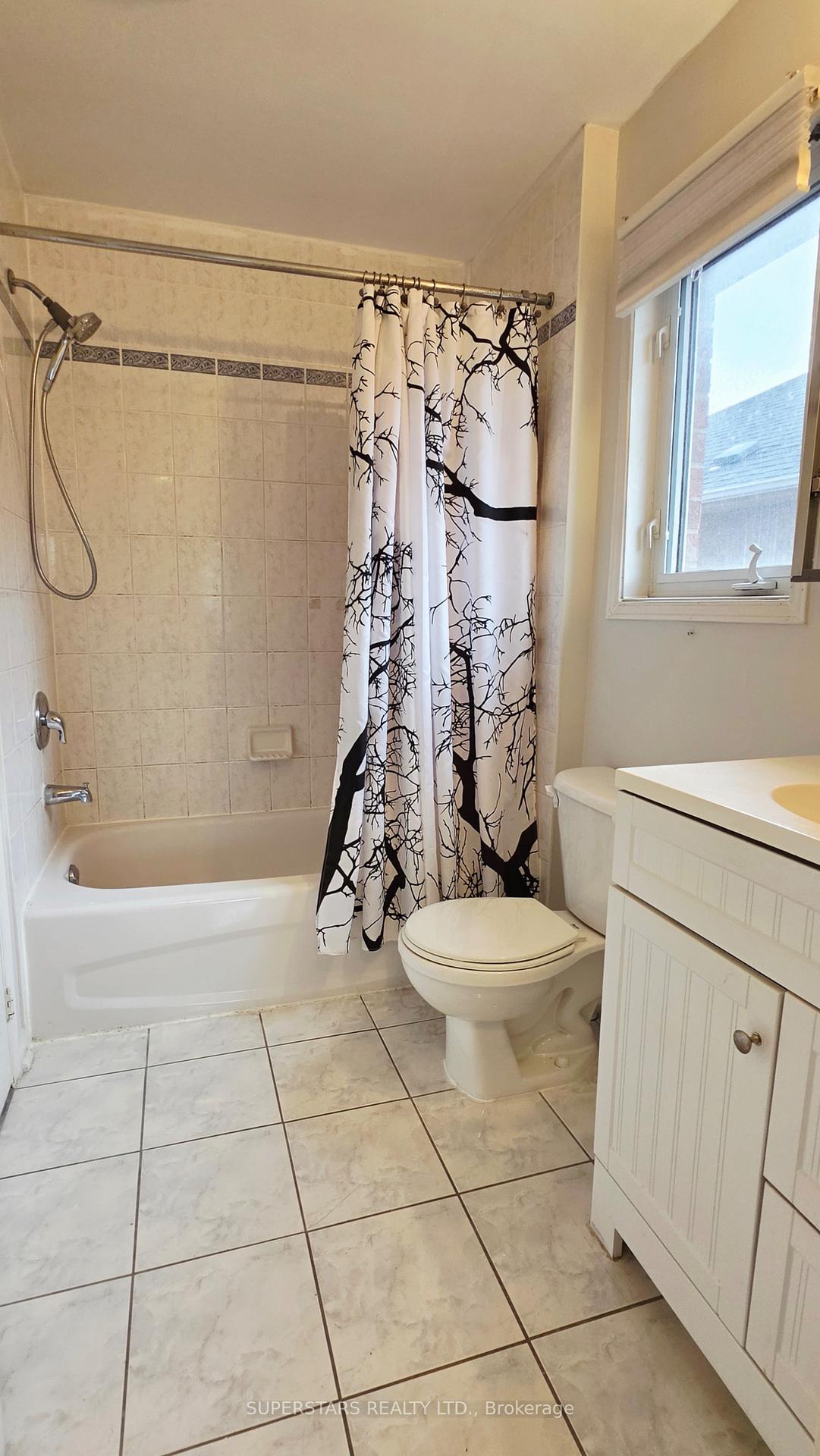 Photo 9 of 1200 Foxglove Place, Mississauga, East Credit — HOMEH